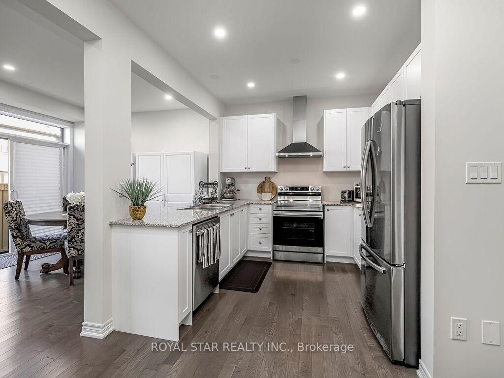 Photo 6 of 561 Barons Street, Vaughan, Kleinburg — HOMEH