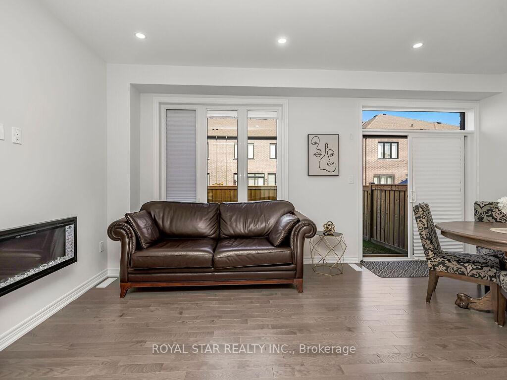 Photo 8 of 561 Barons Street, Vaughan, Kleinburg — HOMEH