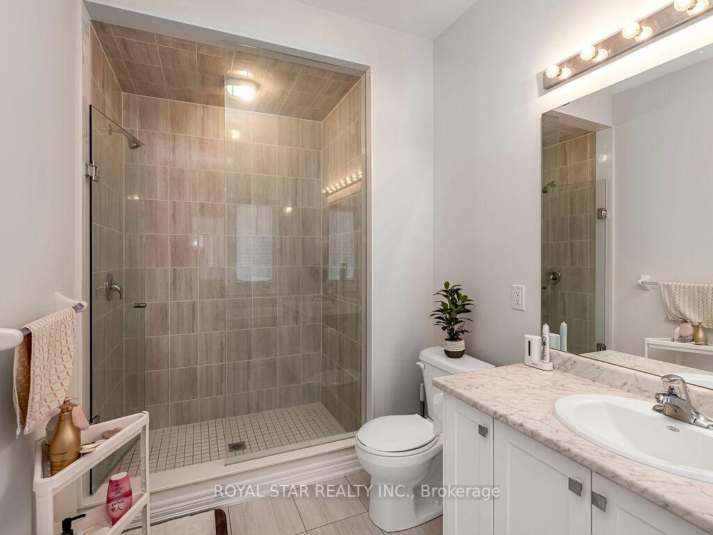 Photo 10 of 561 Barons Street, Vaughan, Kleinburg — HOMEH