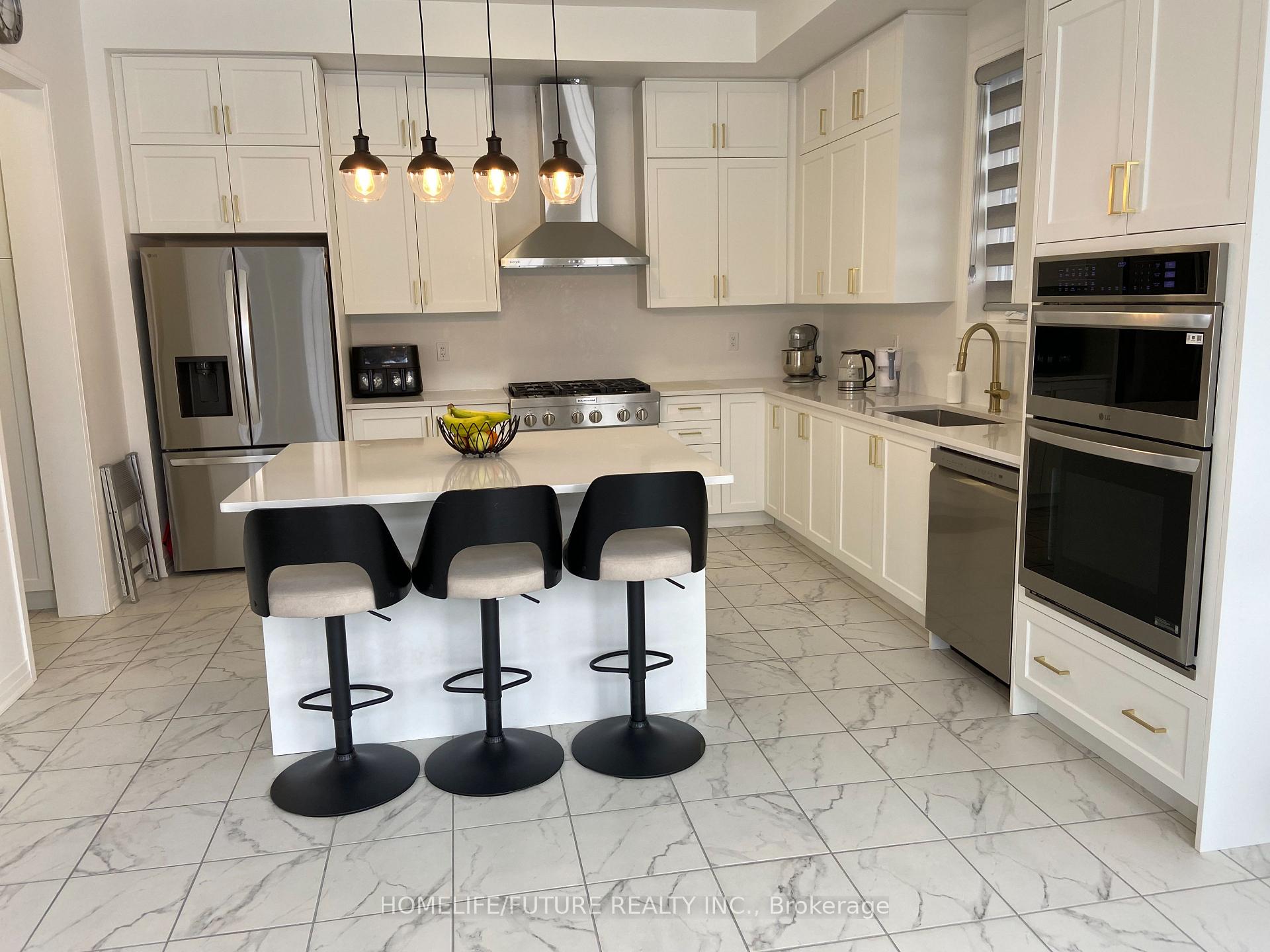Photo 4 of 119 Deer Ridge Crescent, Whitby, Rural Whitby — HOMEH