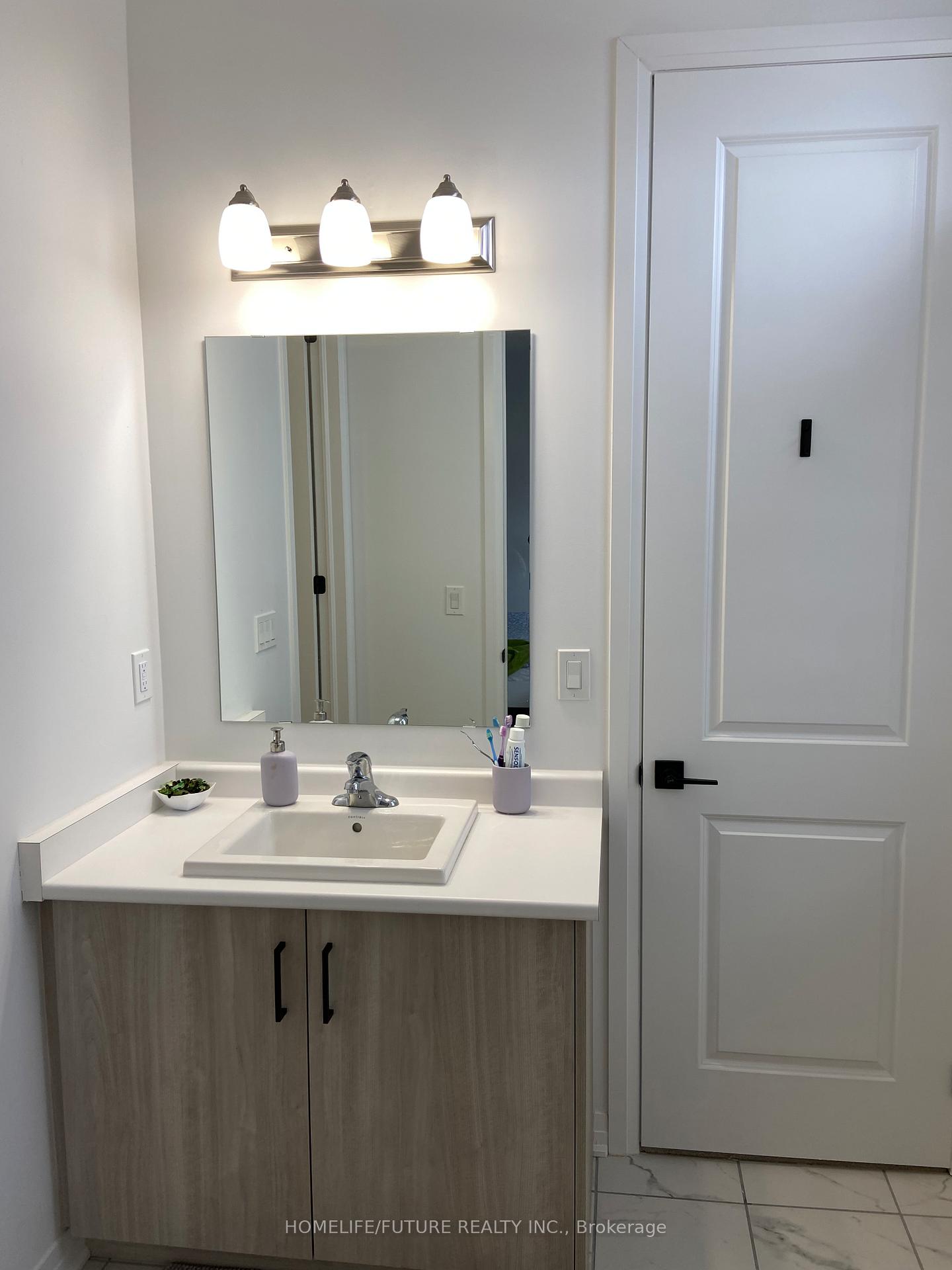 Photo 14 of 119 Deer Ridge Crescent, Whitby, Rural Whitby — HOMEH