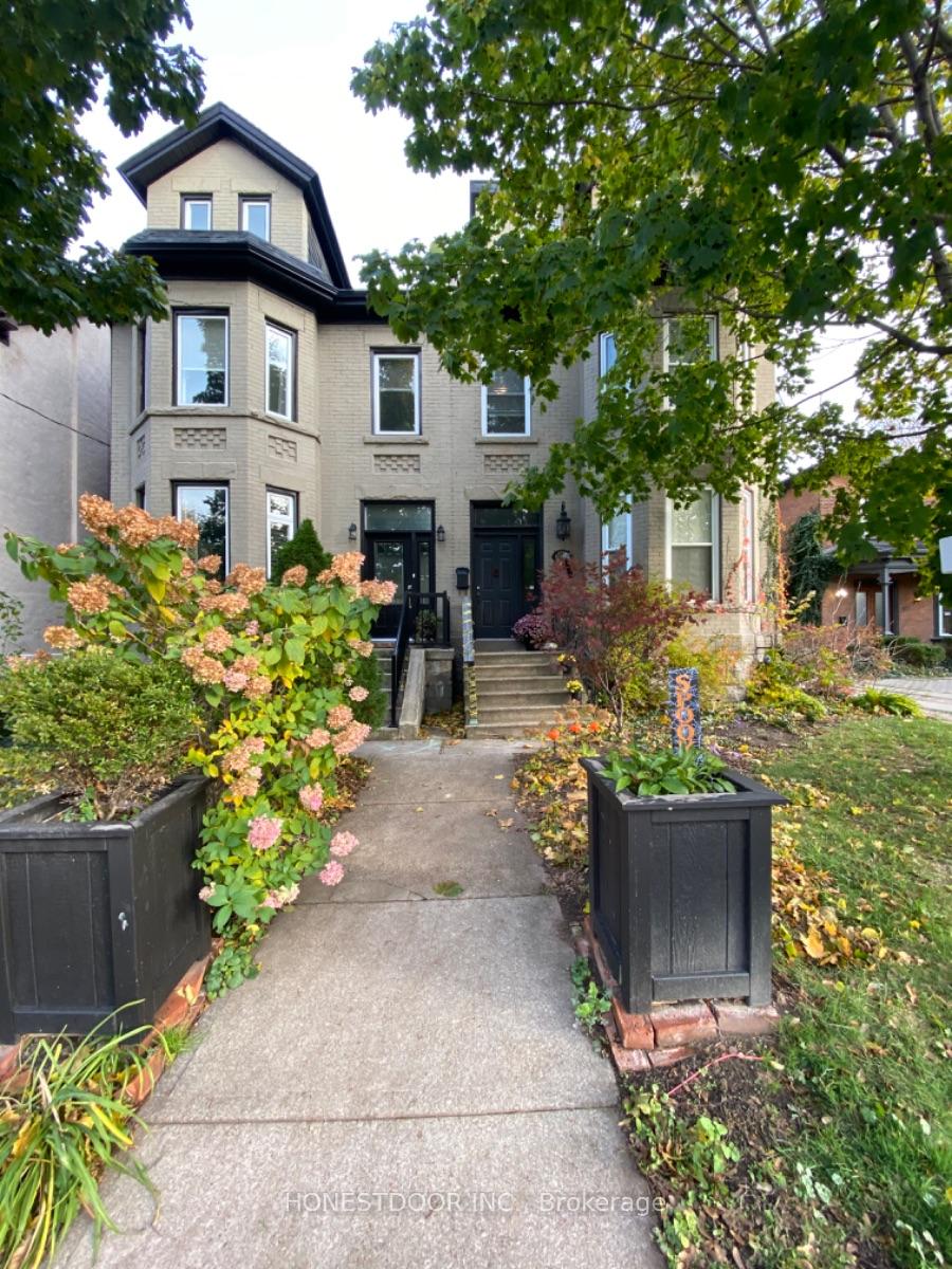 Front of Unit 1, 103 Victoria Avenue S