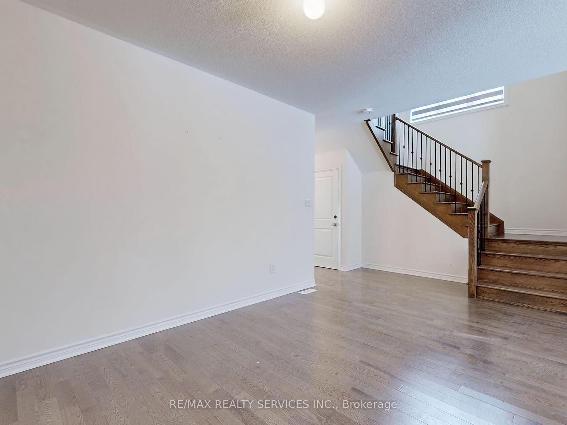 Photo 5 of 26 Spinland Street S, Caledon, Caledon Village — HOMEH