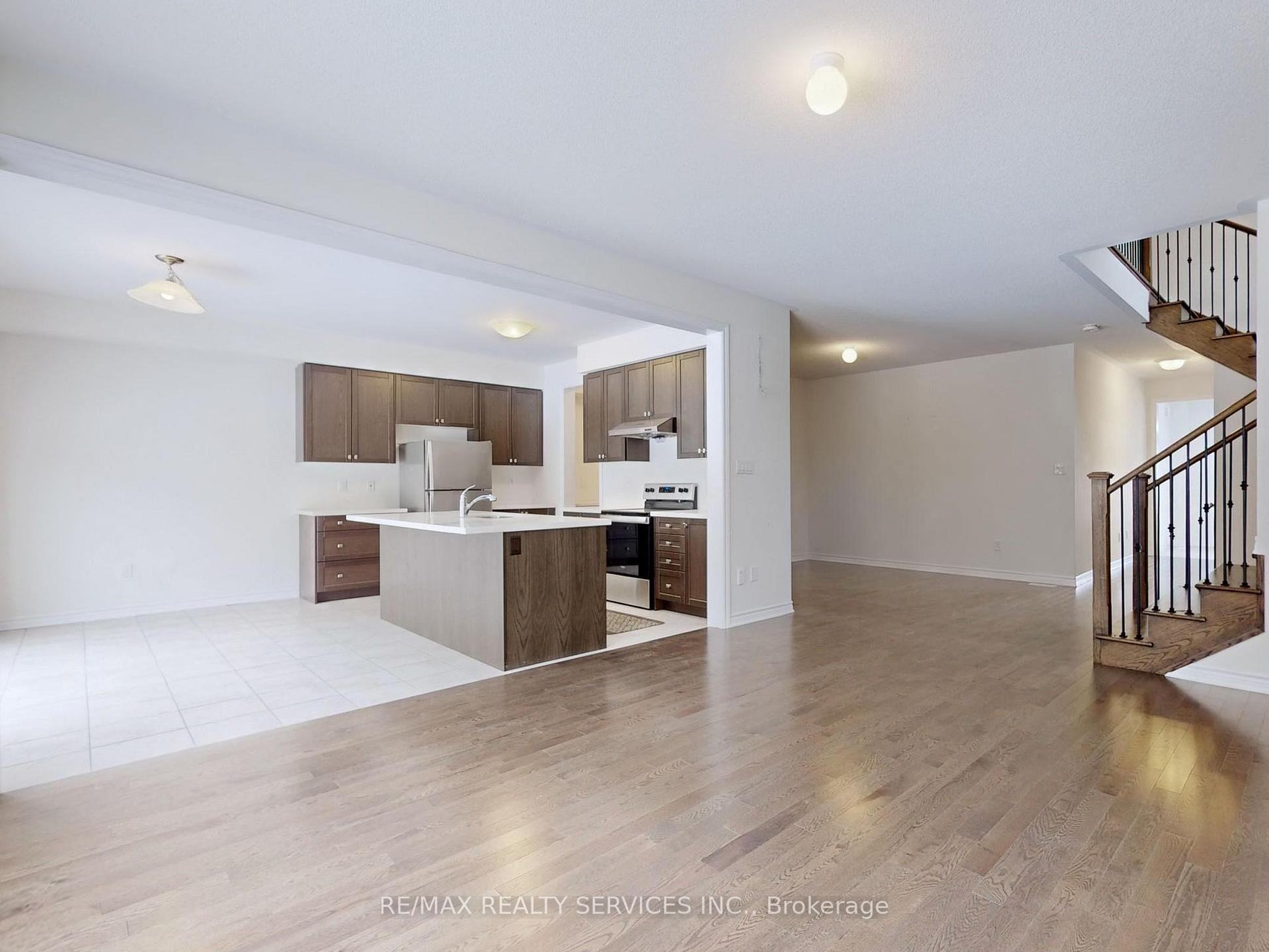Photo 8 of 26 Spinland Street S, Caledon, Caledon Village — HOMEH