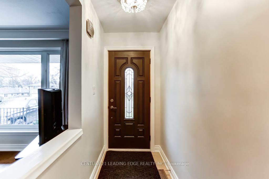 Photo 3 of 39 Robinson Street, Markham, Bullock — HOMEH