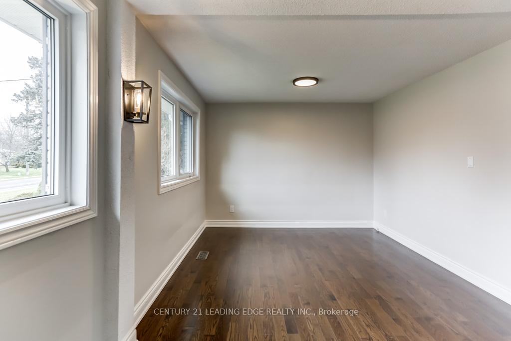 Photo 16 of 39 Robinson Street, Markham, Bullock — HOMEH