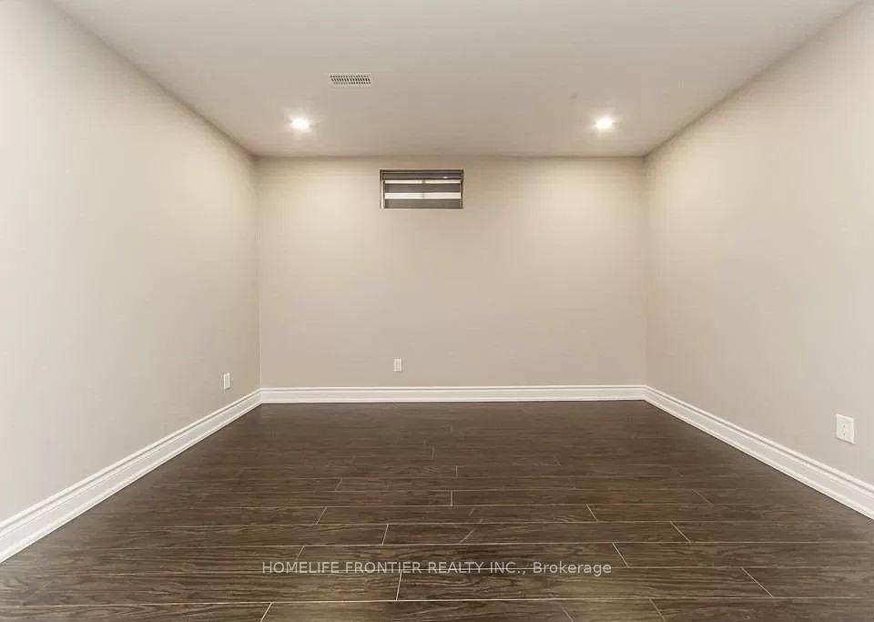 Photo 3 of 49 Stockbridge Crescent, Ajax, Central West — HOMEH