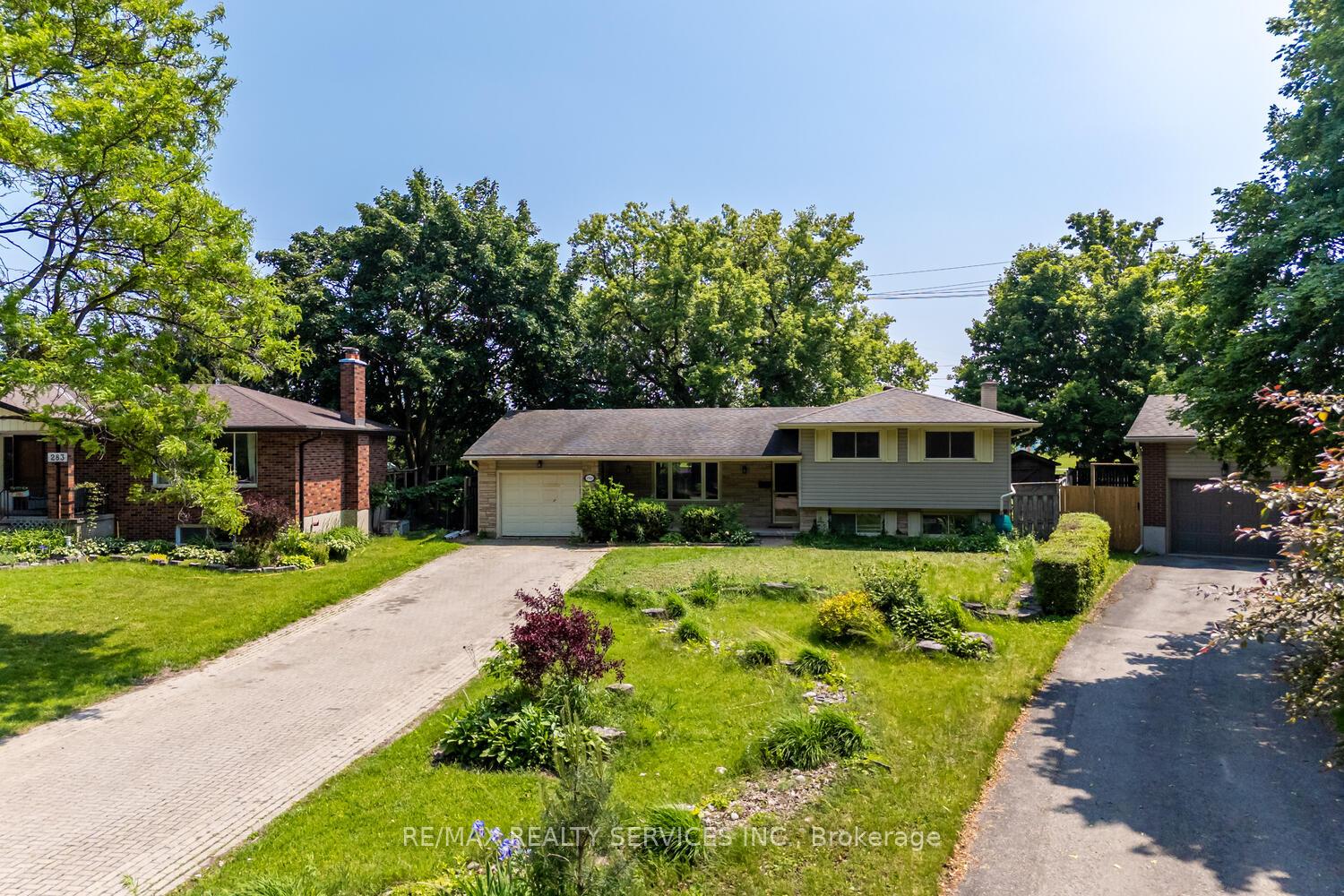 Front of Unit UPPER LEVEL ONLY, 285 Thorncrest Drive