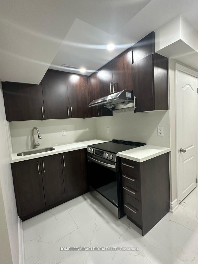 Photo 4 of 30 Averill Road, Brampton, Northwest Brampton — HOMEH