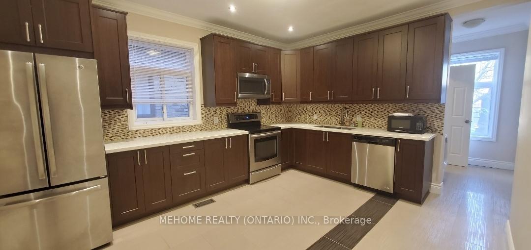 Photo 3 of Unit Upper, 177 Seaton Street, Toronto, Moss Park — HOMEH