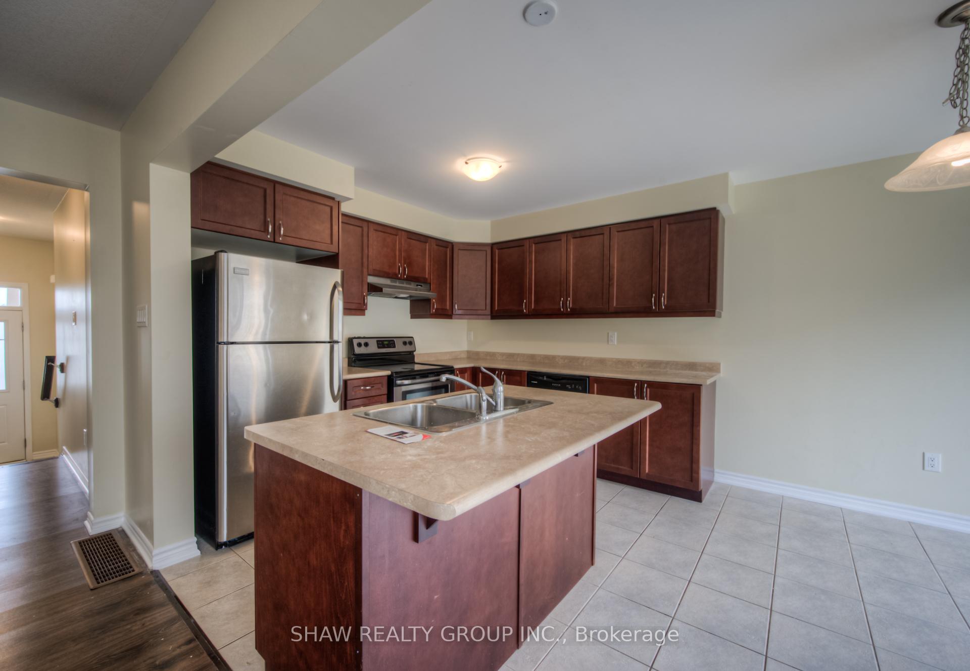 Photo 9 of 36 Arbourview Crescent, Kitchener, Rosenburg — HOMEH