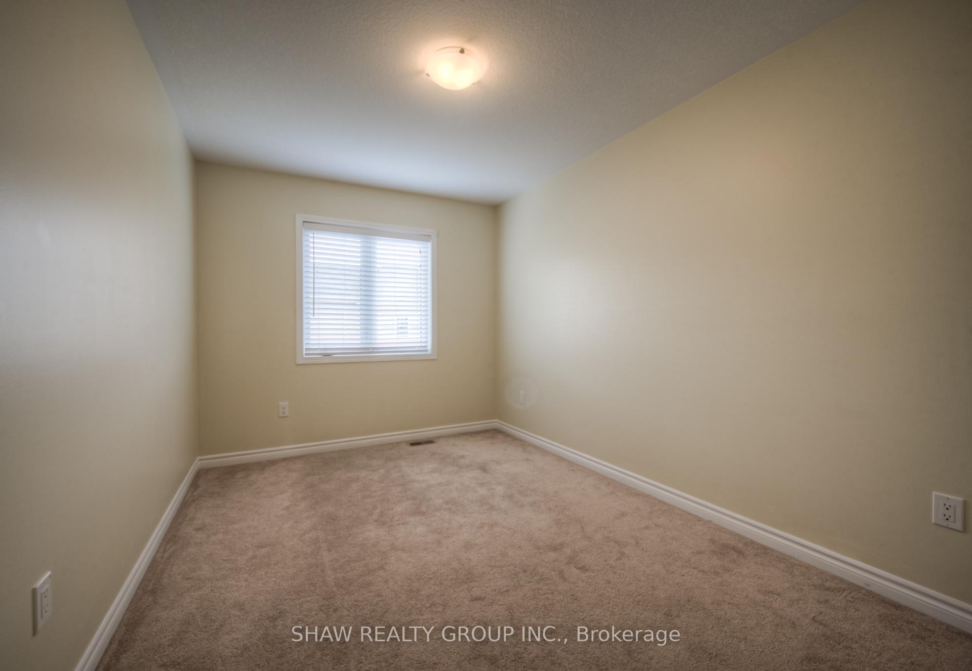 Photo 18 of 36 Arbourview Crescent, Kitchener, Rosenburg — HOMEH