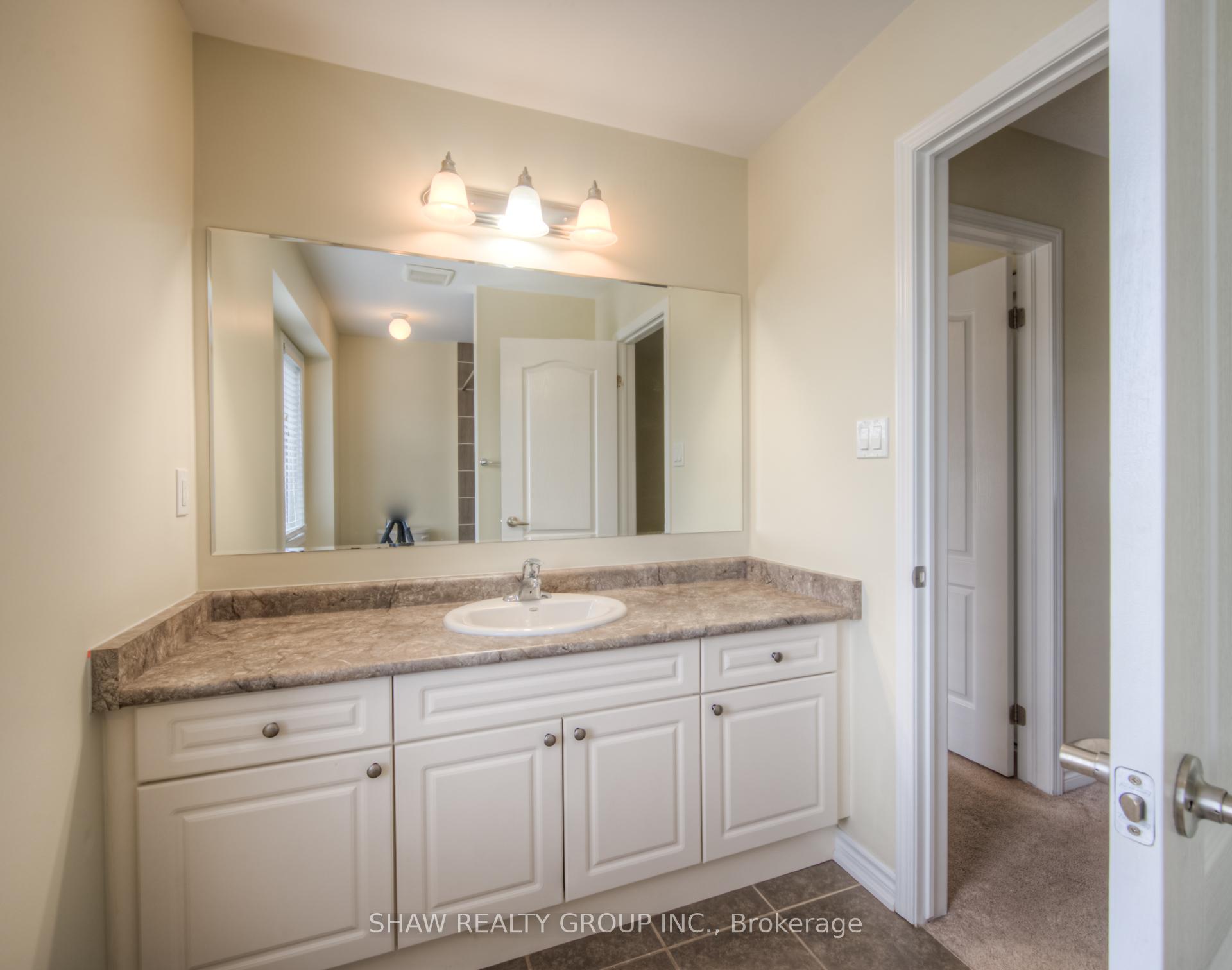 Photo 23 of 36 Arbourview Crescent, Kitchener, Rosenburg — HOMEH