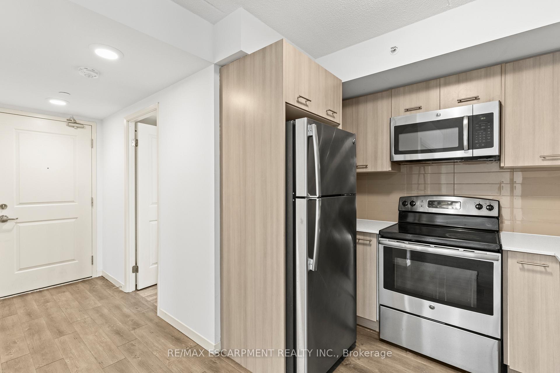 Photo 7 of Unit 705, 220 Cannon Street E, Hamilton, Beasley — HOMEH