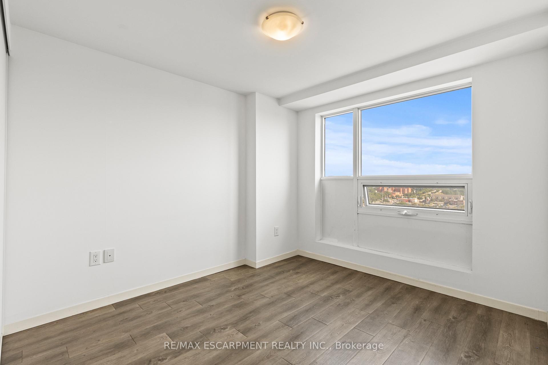 Photo 15 of Unit 705, 220 Cannon Street E, Hamilton, Beasley — HOMEH