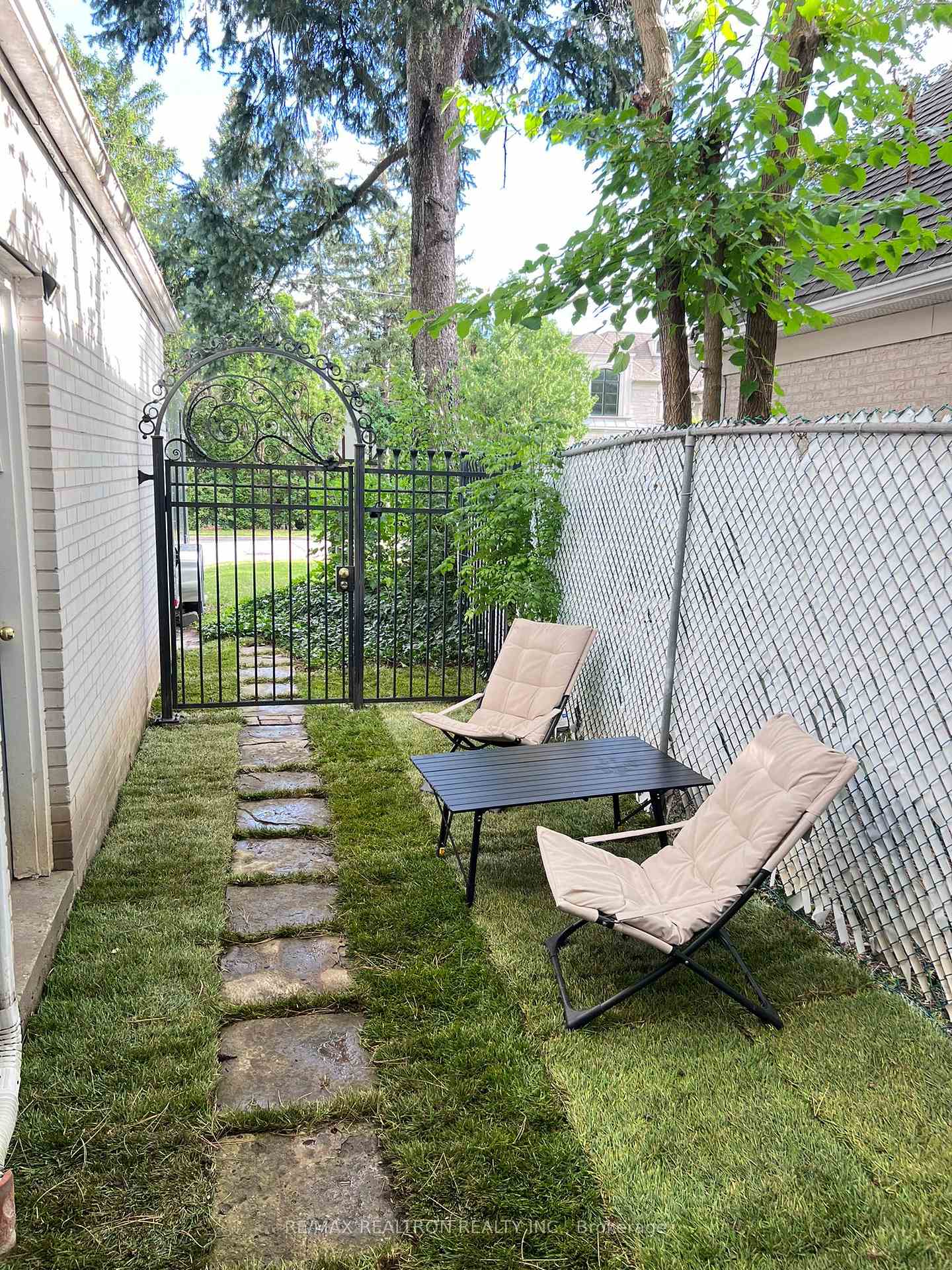 Photo 2 of 36 Elgin Street, Markham, Thornhill — HOMEH