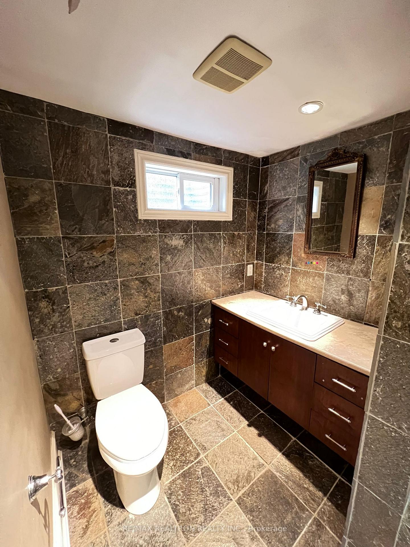 Photo 7 of 36 Elgin Street, Markham, Thornhill — HOMEH
