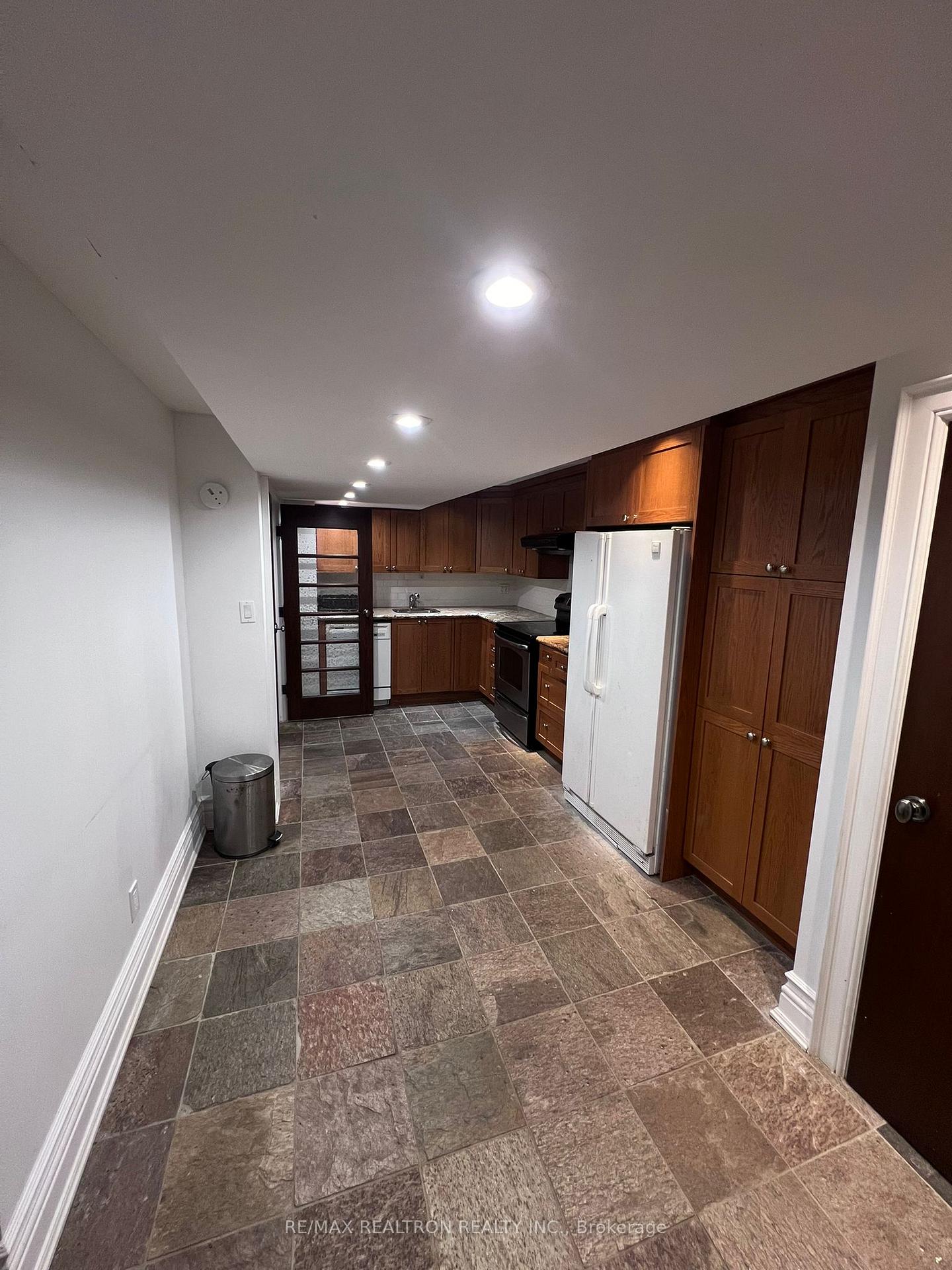 Photo 6 of 36 Elgin Street, Markham, Thornhill — HOMEH