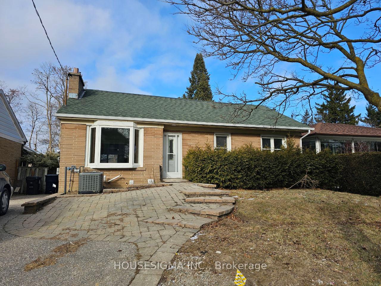 Front of Unit Main, 126 Nipigon Avenue