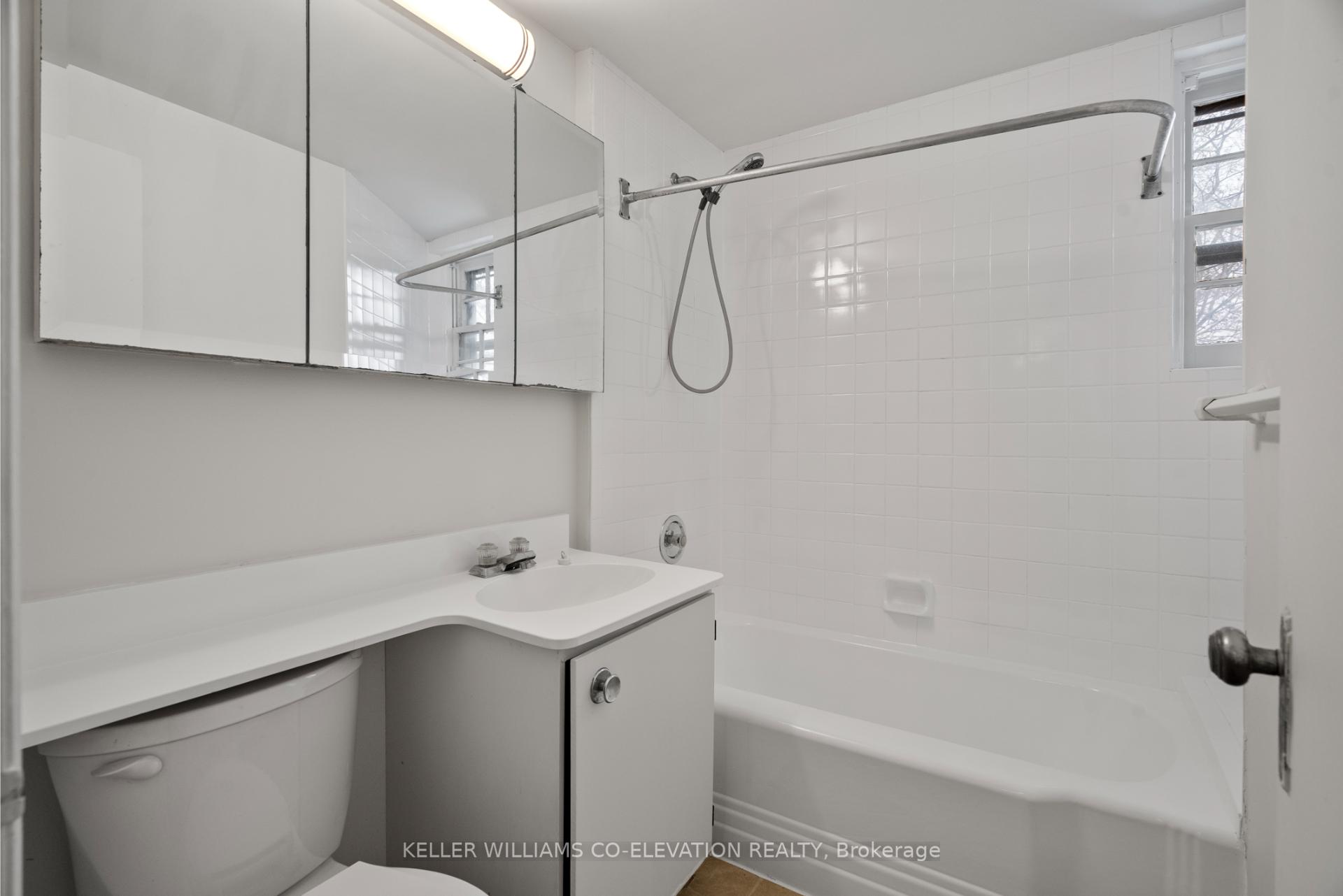 Photo 10 of Unit 202, 2676 Yonge Street, Toronto, Lawrence Park South — HOMEH
