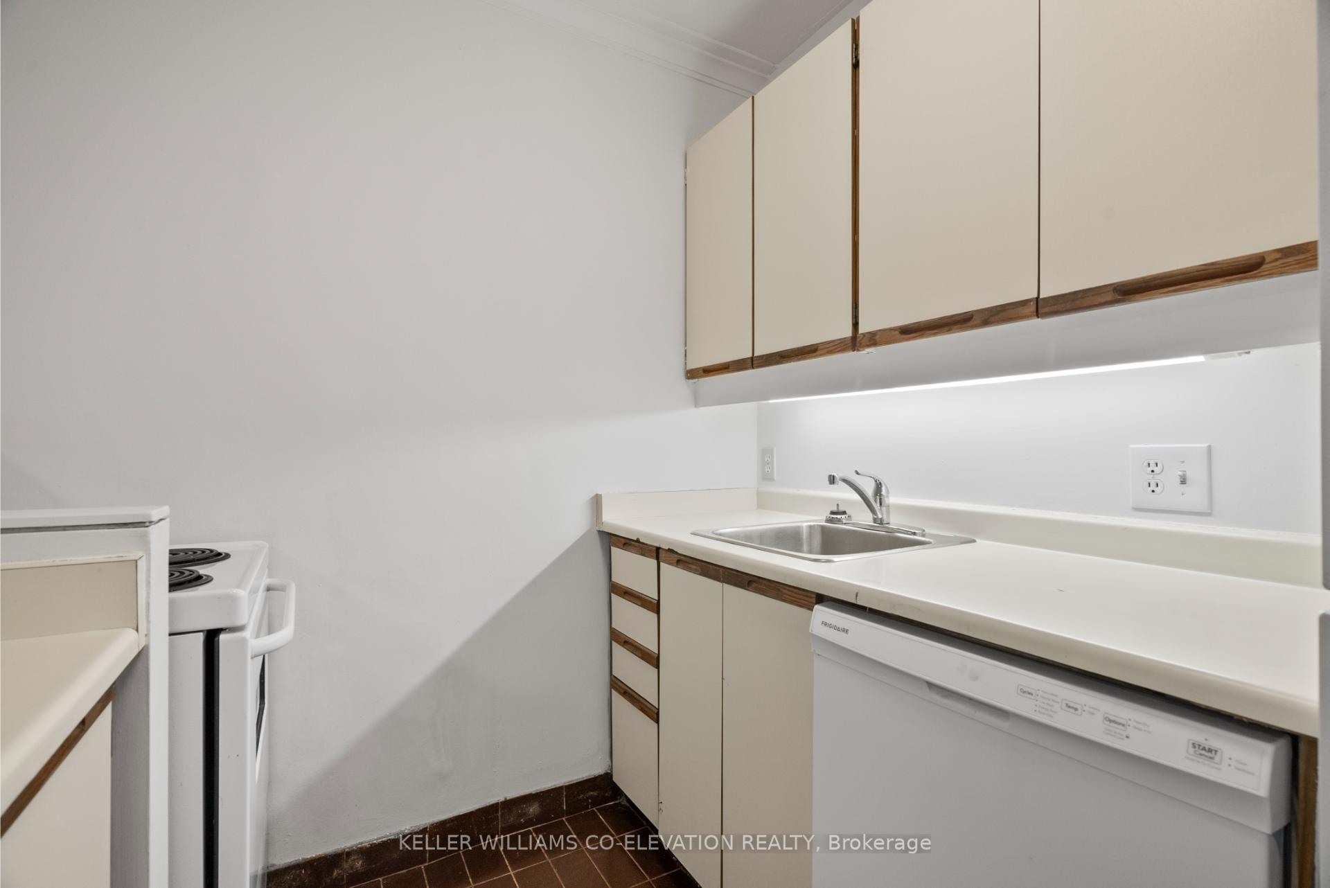 Photo 13 of Unit 202, 2676 Yonge Street, Toronto, Lawrence Park South — HOMEH