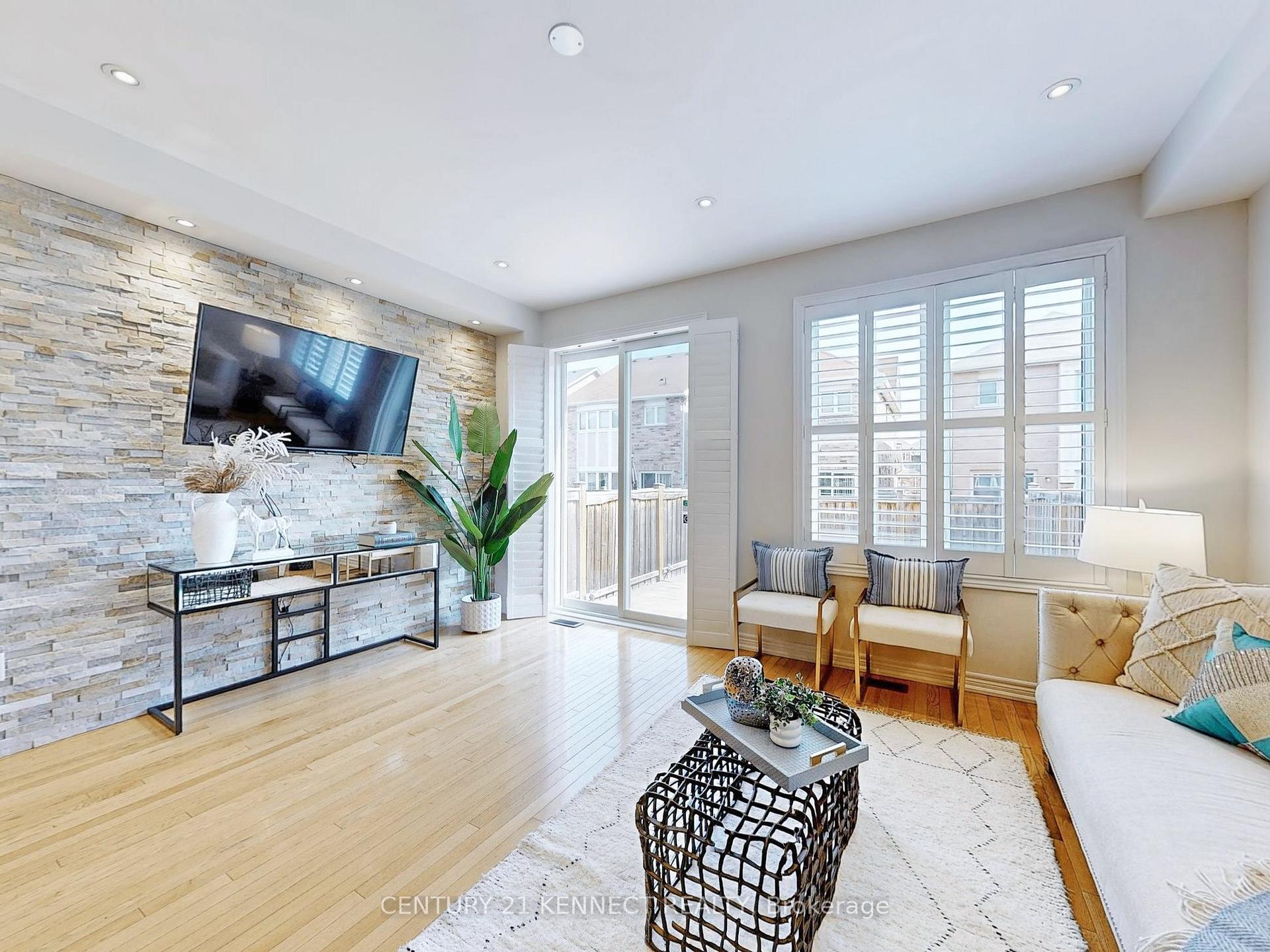 Photo 4 of 144 Memon Place, Markham, Wismer — HOMEH