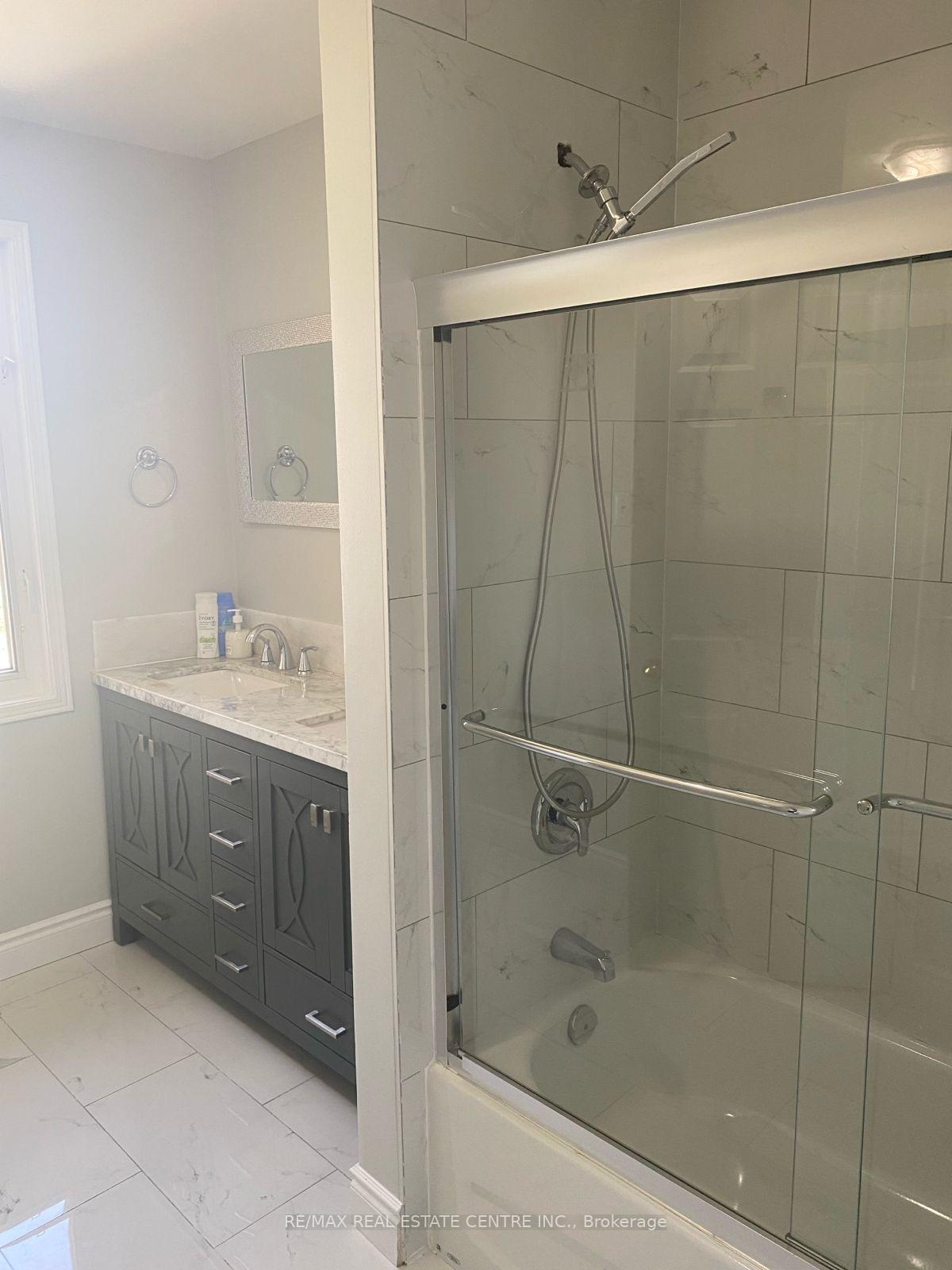 Photo 10 of 9 Brower Court, Brampton, Heart Lake West — HOMEH