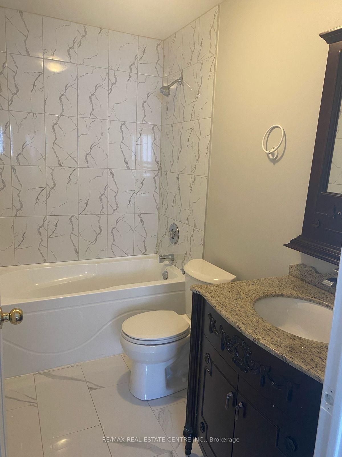 Photo 13 of 9 Brower Court, Brampton, Heart Lake West — HOMEH