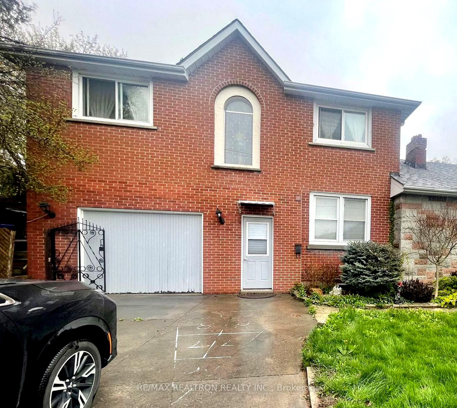 Front of 2430 King Road