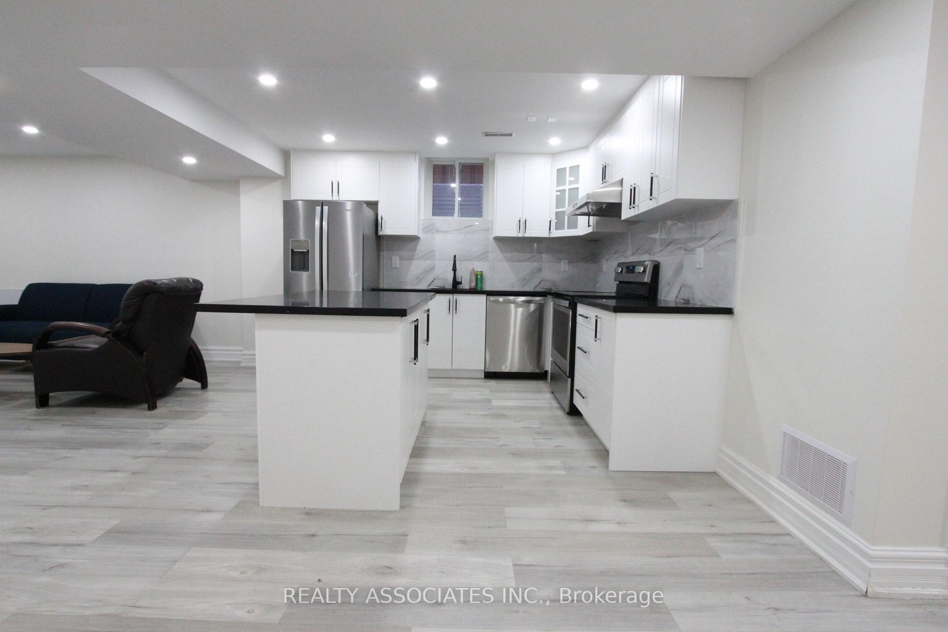 Photo 1 of Unit Bsmt, 33 Muirside Road, Vaughan, Maple — HOMEH