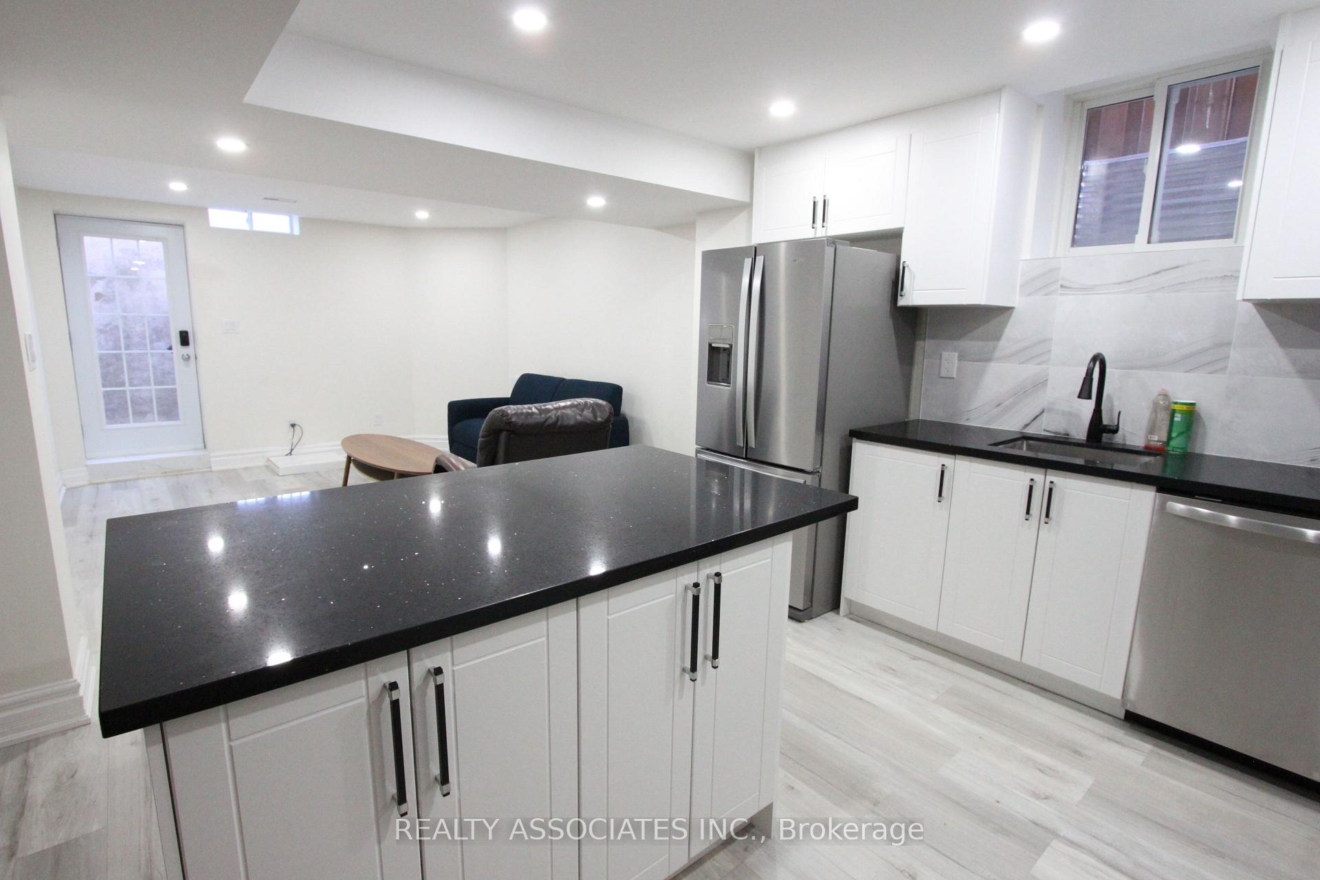Photo 2 of Unit Bsmt, 33 Muirside Road, Vaughan, Maple — HOMEH