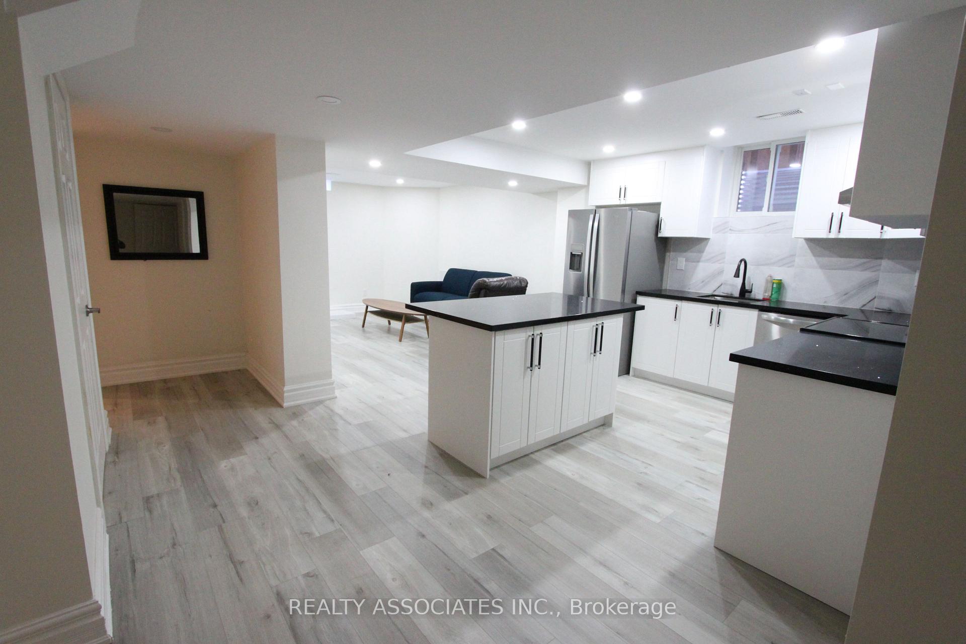 Photo 3 of Unit Bsmt, 33 Muirside Road, Vaughan, Maple — HOMEH