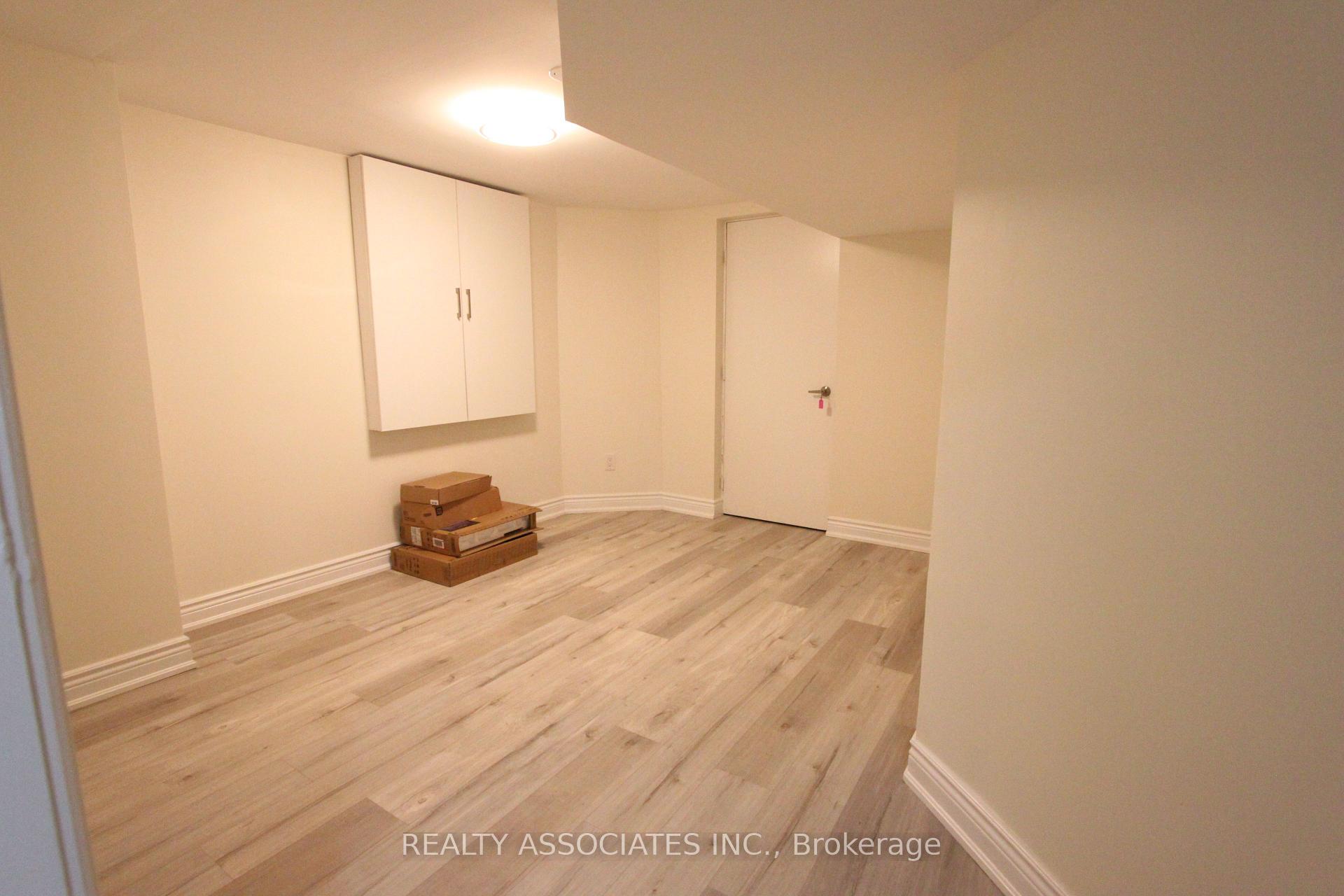 Photo 6 of Unit Bsmt, 33 Muirside Road, Vaughan, Maple — HOMEH