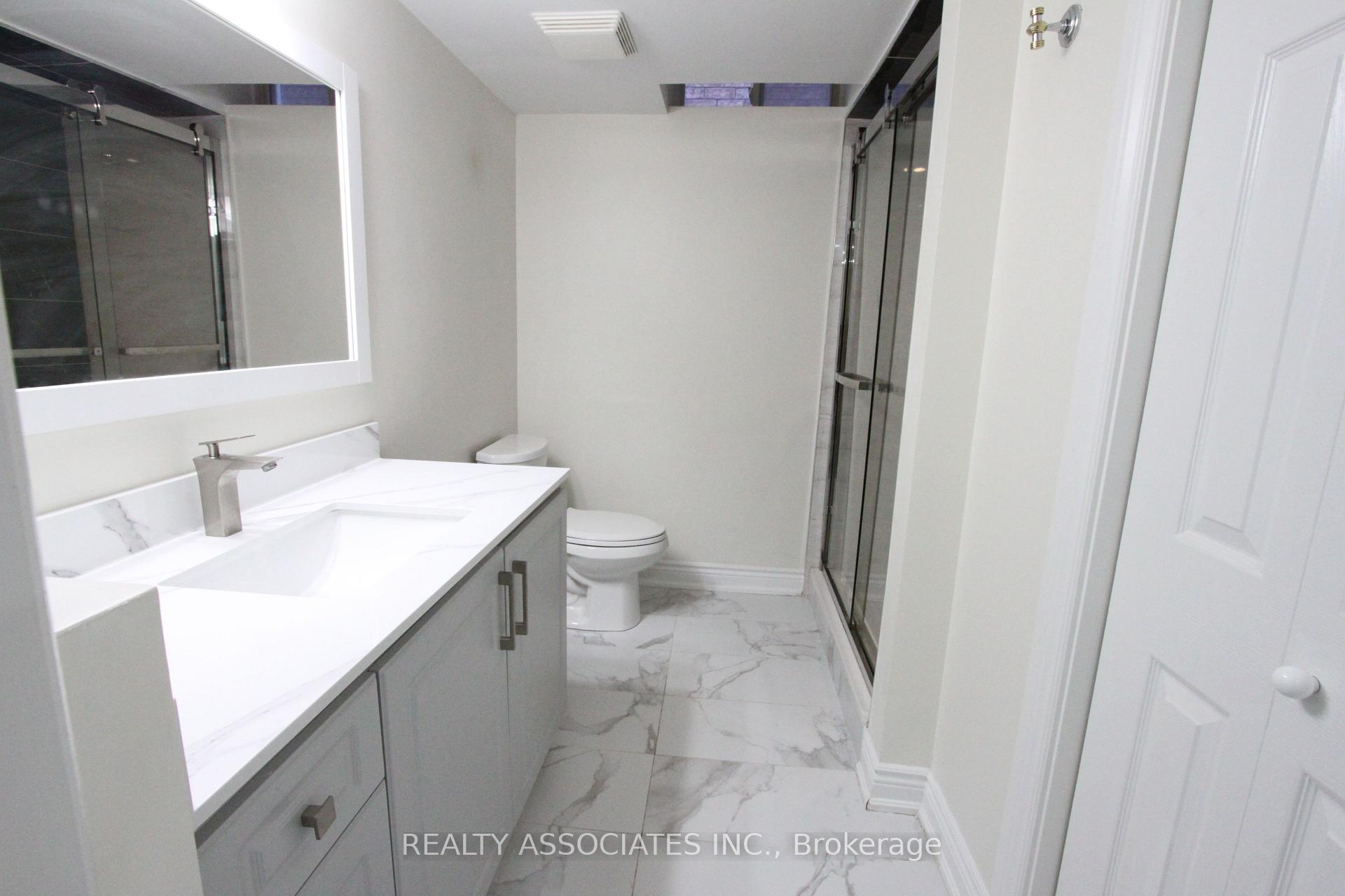 Photo 8 of Unit Bsmt, 33 Muirside Road, Vaughan, Maple — HOMEH