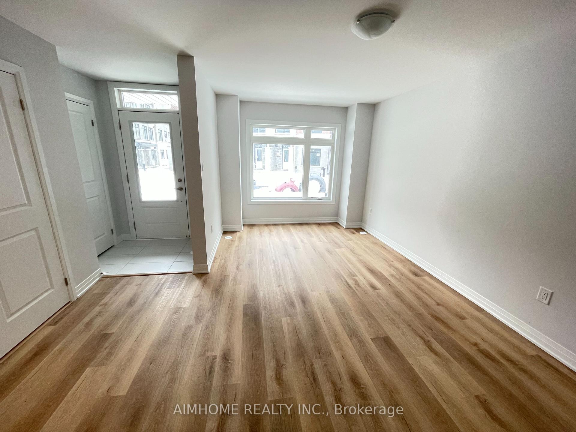 Photo 3 of 11 Frisinger Lane, Markham, Cornell — HOMEH