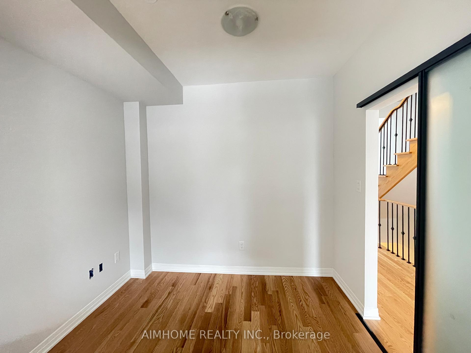 Photo 6 of 11 Frisinger Lane, Markham, Cornell — HOMEH