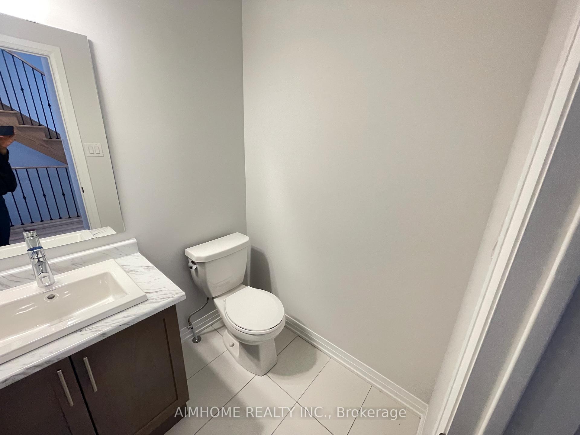 Photo 9 of 11 Frisinger Lane, Markham, Cornell — HOMEH