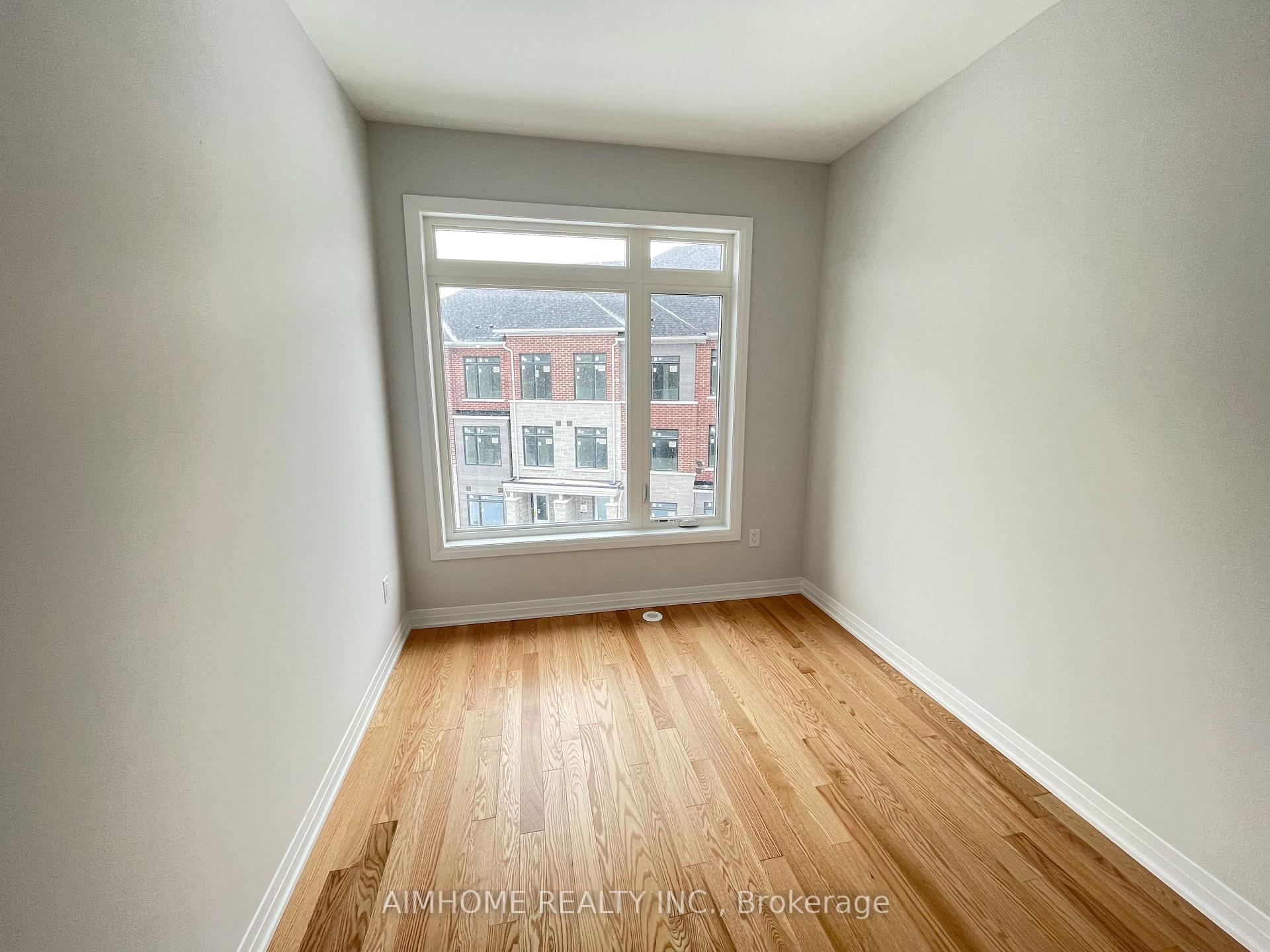 Photo 13 of 11 Frisinger Lane, Markham, Cornell — HOMEH