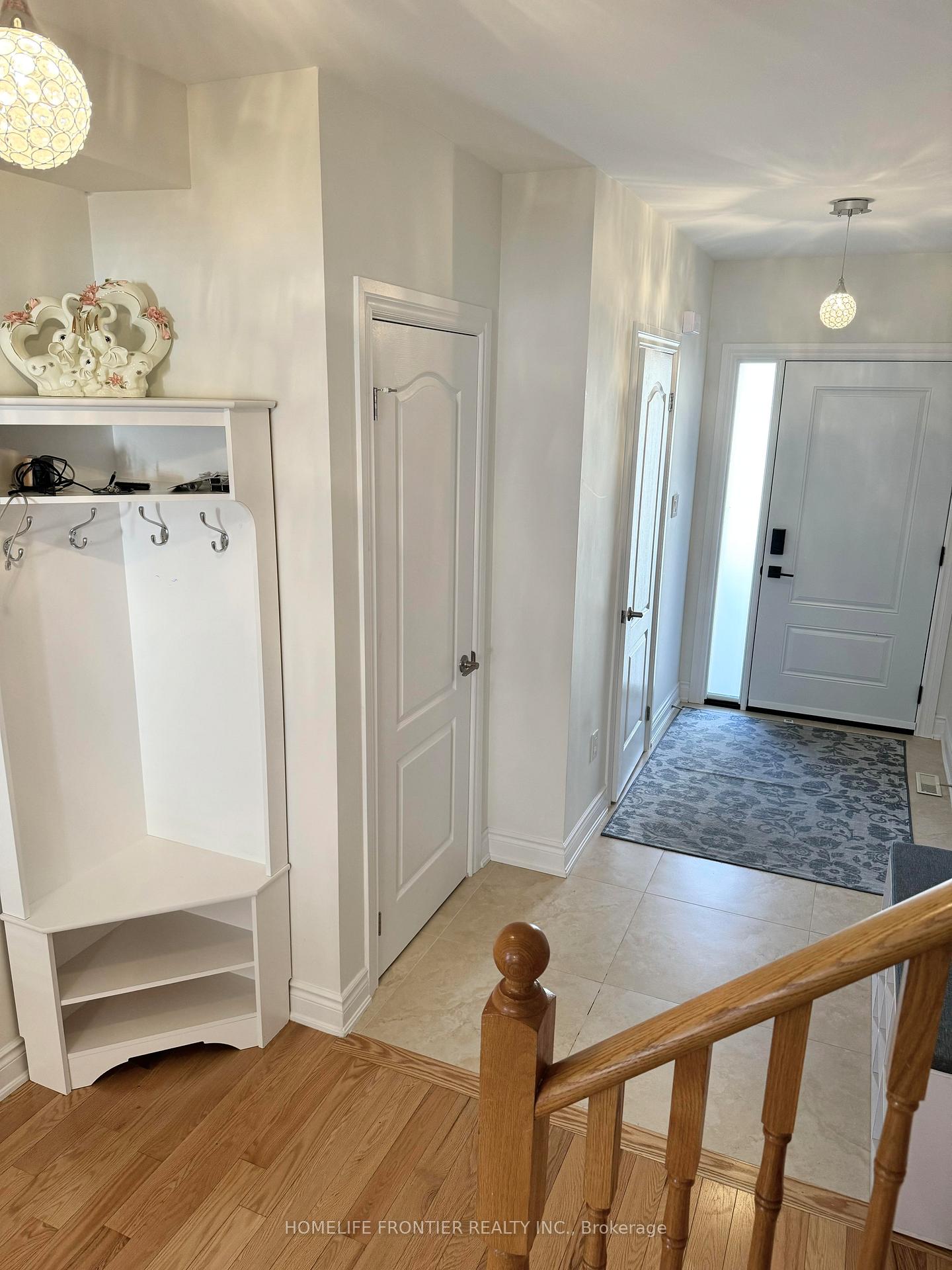 Photo 4 of 43 Camino Drive, Vaughan, Vellore Village — HOMEH