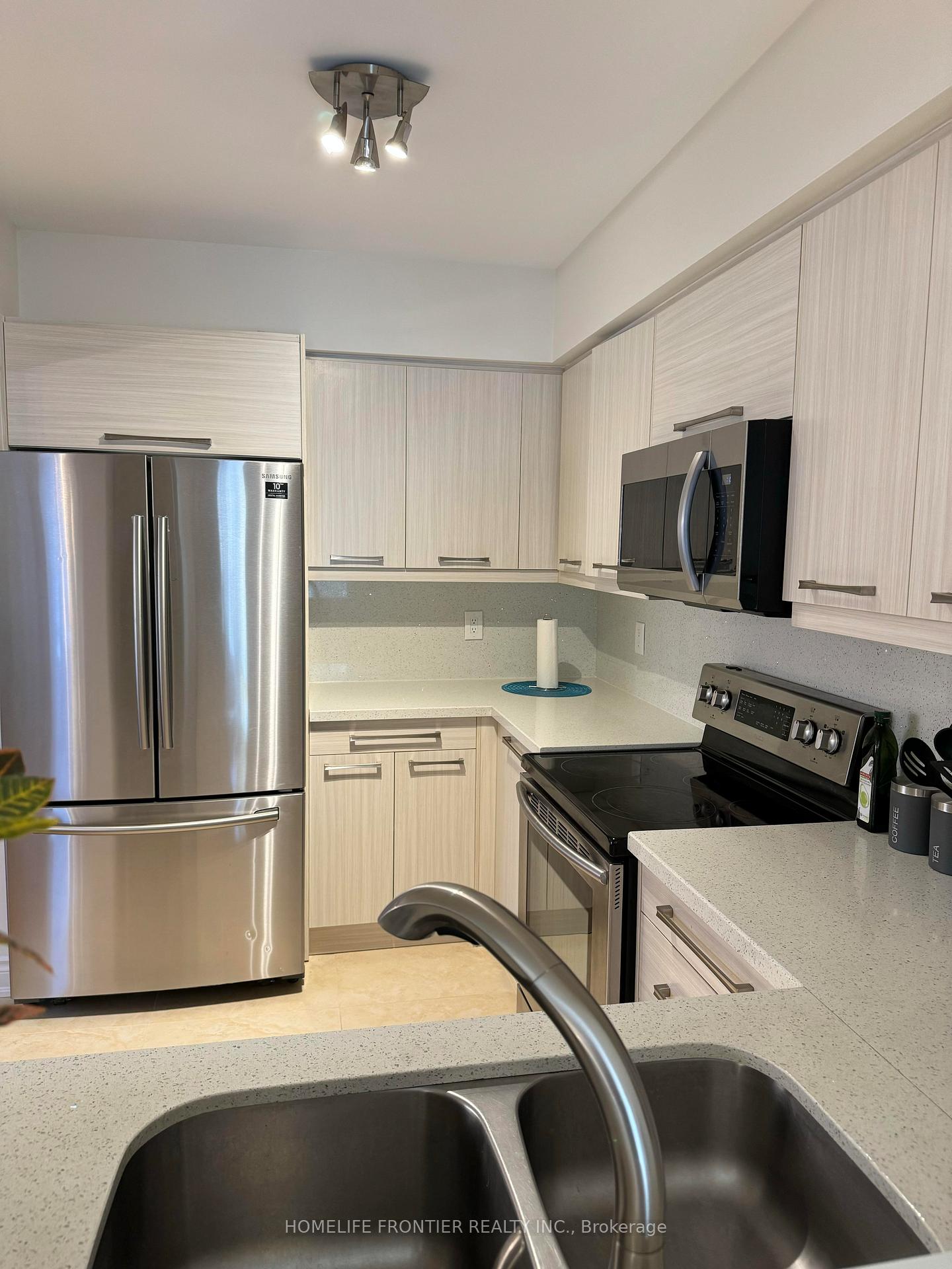 Photo 12 of 43 Camino Drive, Vaughan, Vellore Village — HOMEH