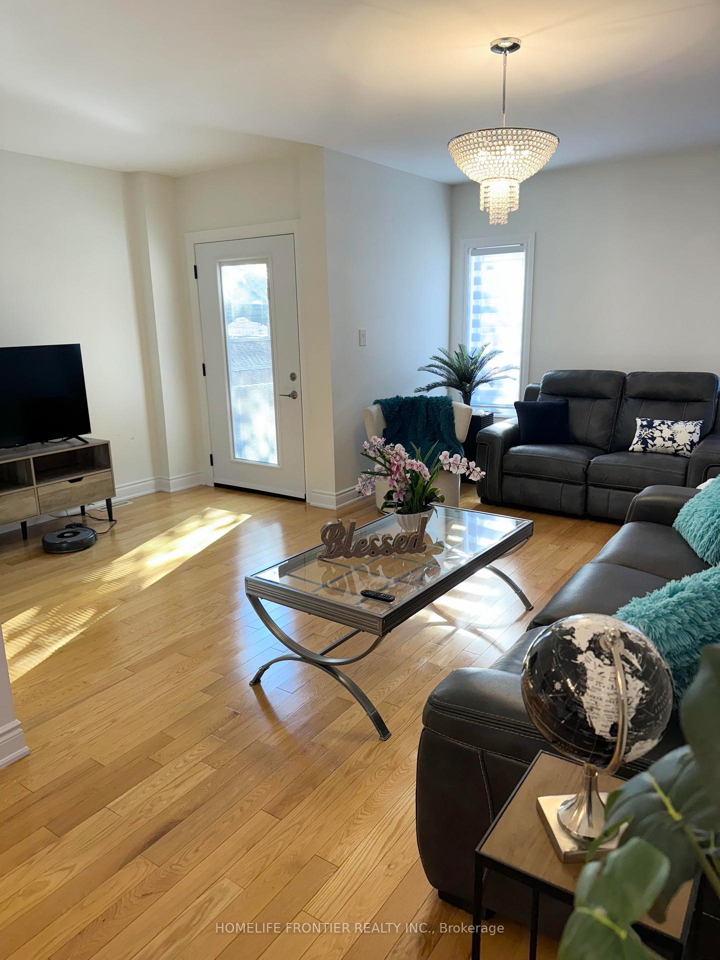 Photo 14 of 43 Camino Drive, Vaughan, Vellore Village — HOMEH