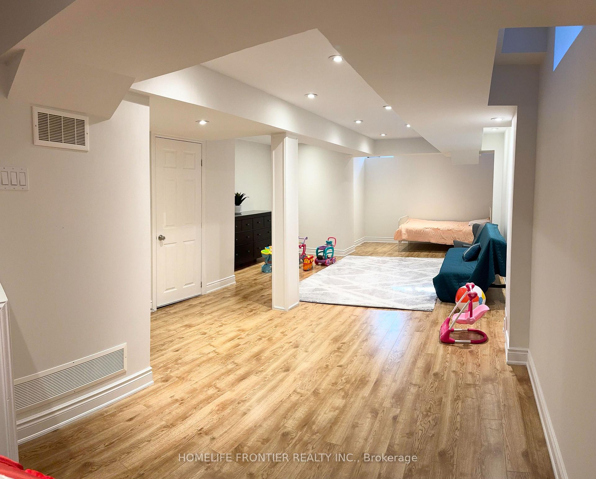 Photo 27 of 43 Camino Drive, Vaughan, Vellore Village — HOMEH