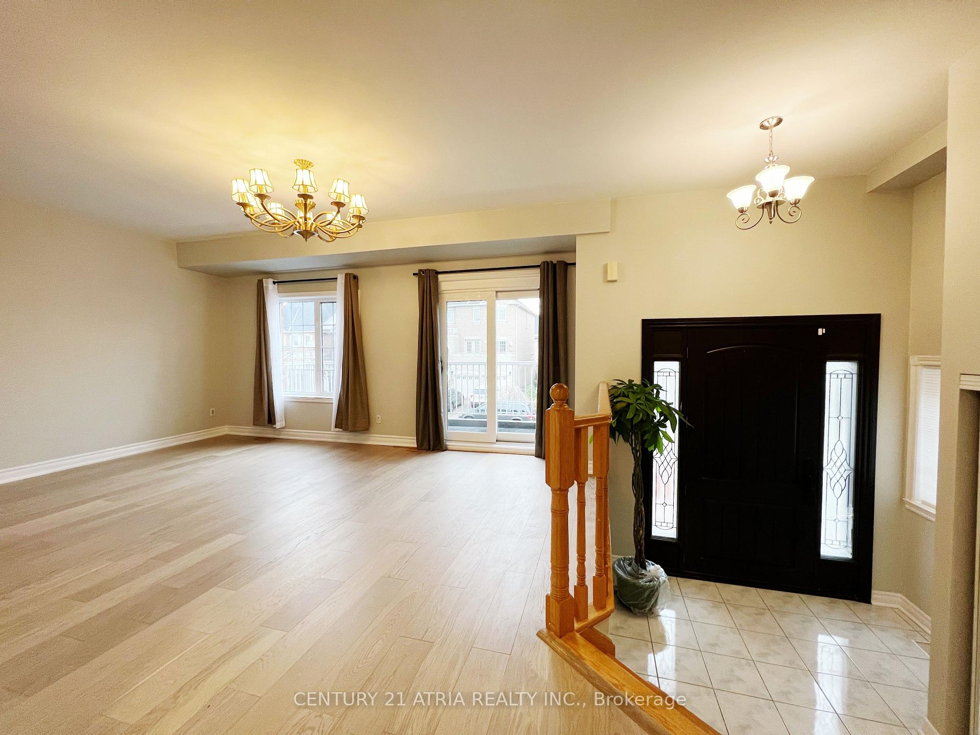 Photo 2 of 30 Manda Drive, Vaughan, Vellore Village — HOMEH