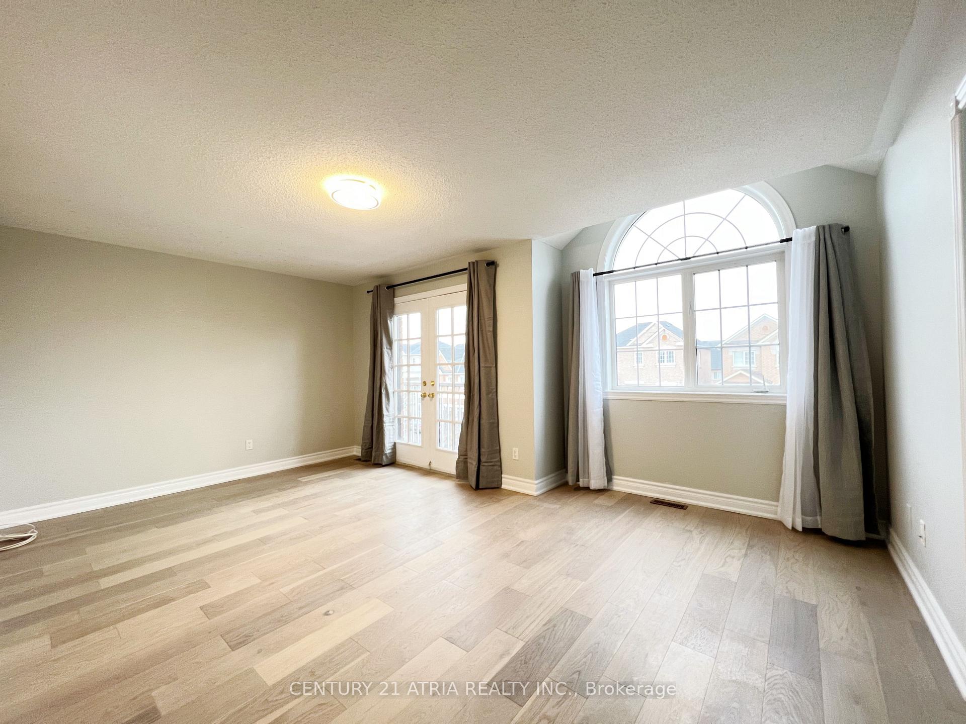 Photo 6 of 30 Manda Drive, Vaughan, Vellore Village — HOMEH