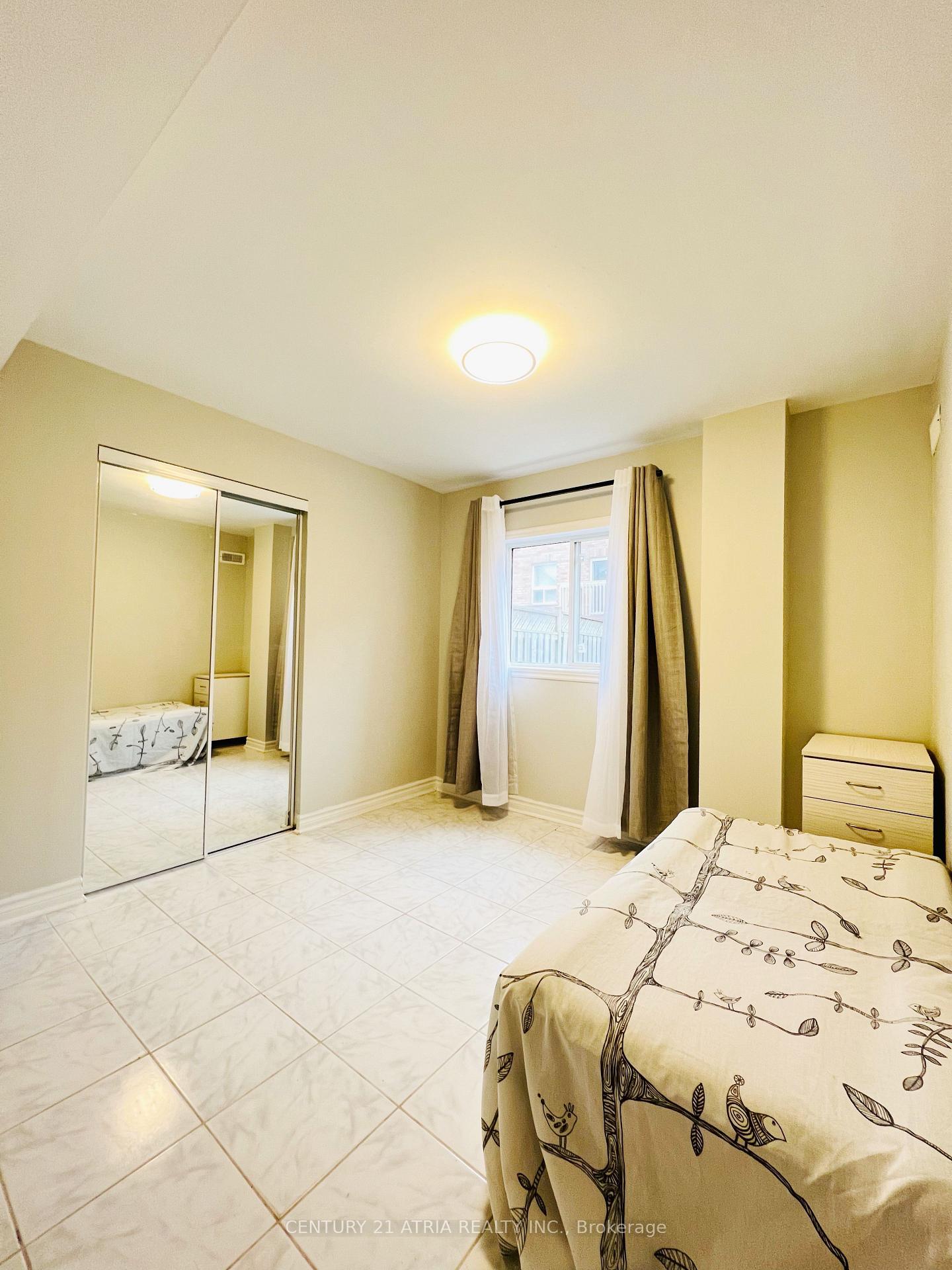 Photo 11 of 30 Manda Drive, Vaughan, Vellore Village — HOMEH