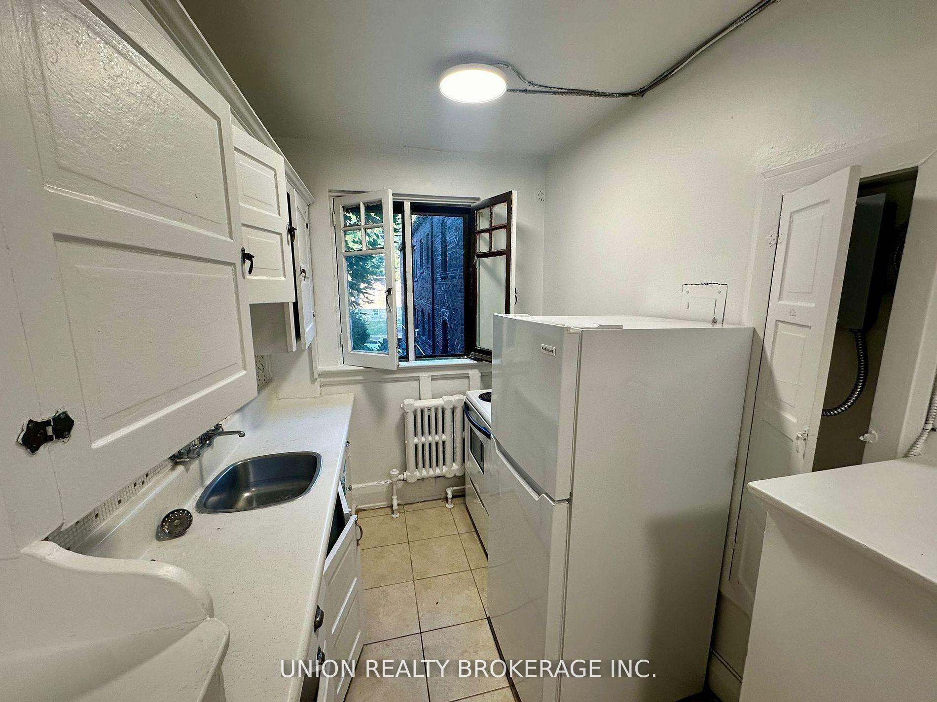 Photo 6 of Unit 10, 2393 Queen Street E, Toronto, The Beaches — HOMEH