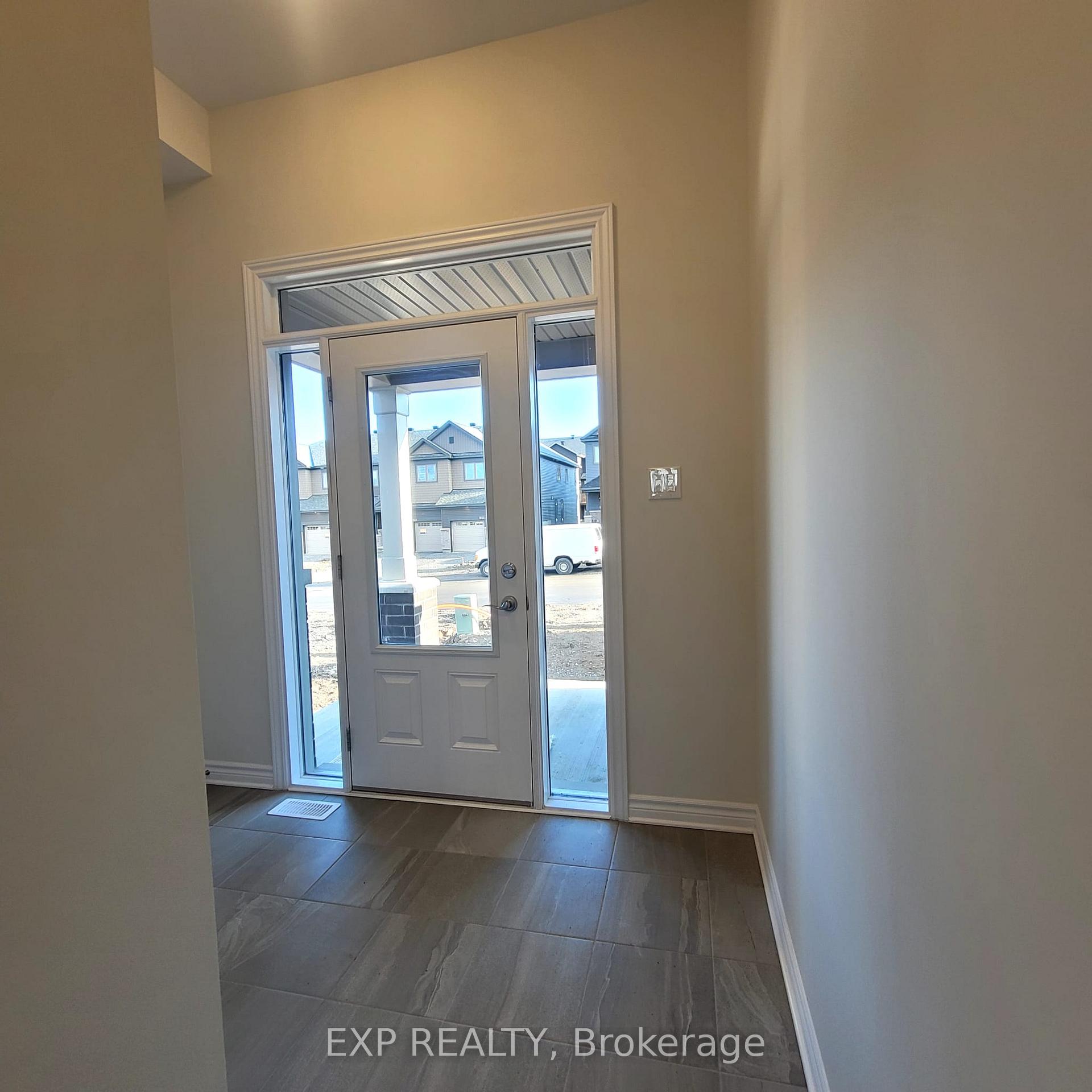 Photo 9 of 1017 Kijik Crescent, Ottawa, Blossom Park/Kemp Park/Findlay Creek — HOMEH