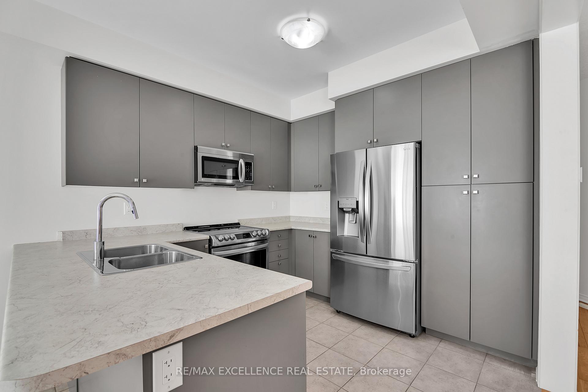 Photo 12 of 12 Whithorn Crescent, Haldimand — HOMEH