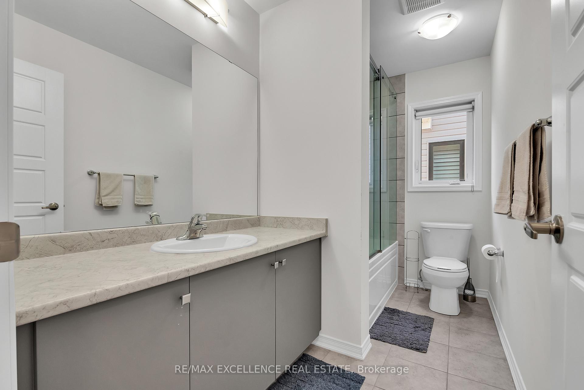 Photo 20 of 12 Whithorn Crescent, Haldimand — HOMEH