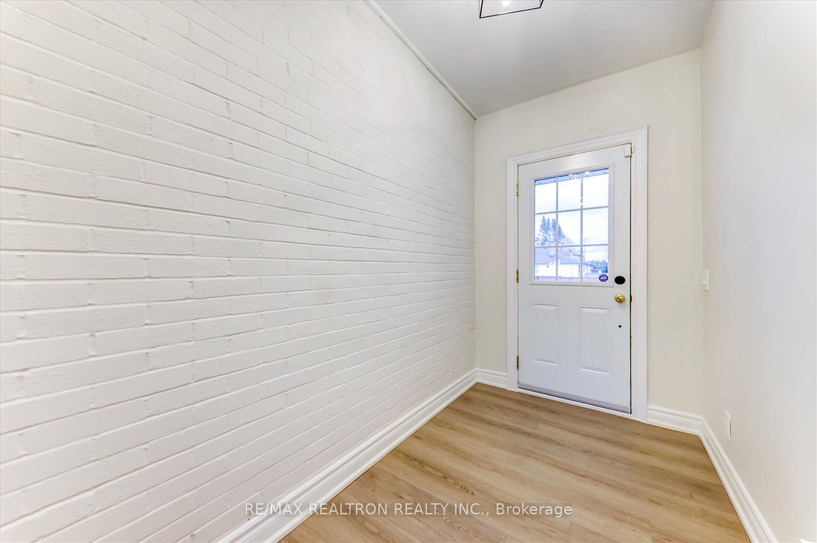Photo 4 of 744 Krosno Boulevard, Pickering, Bay Ridges — HOMEH